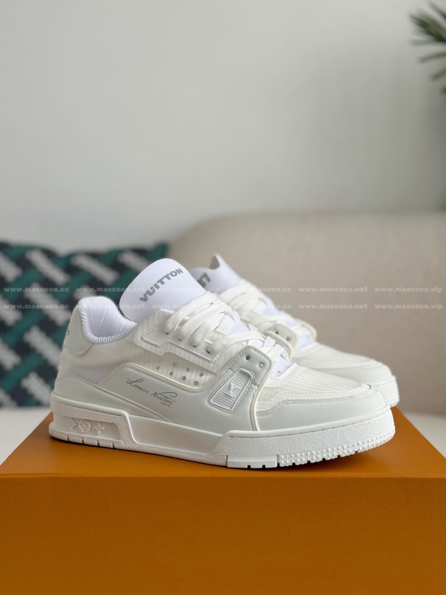 「#4735」LOUIS VUITTON TRAINER 37TH AMERICA'S CUP SNEAKERS - Image 2