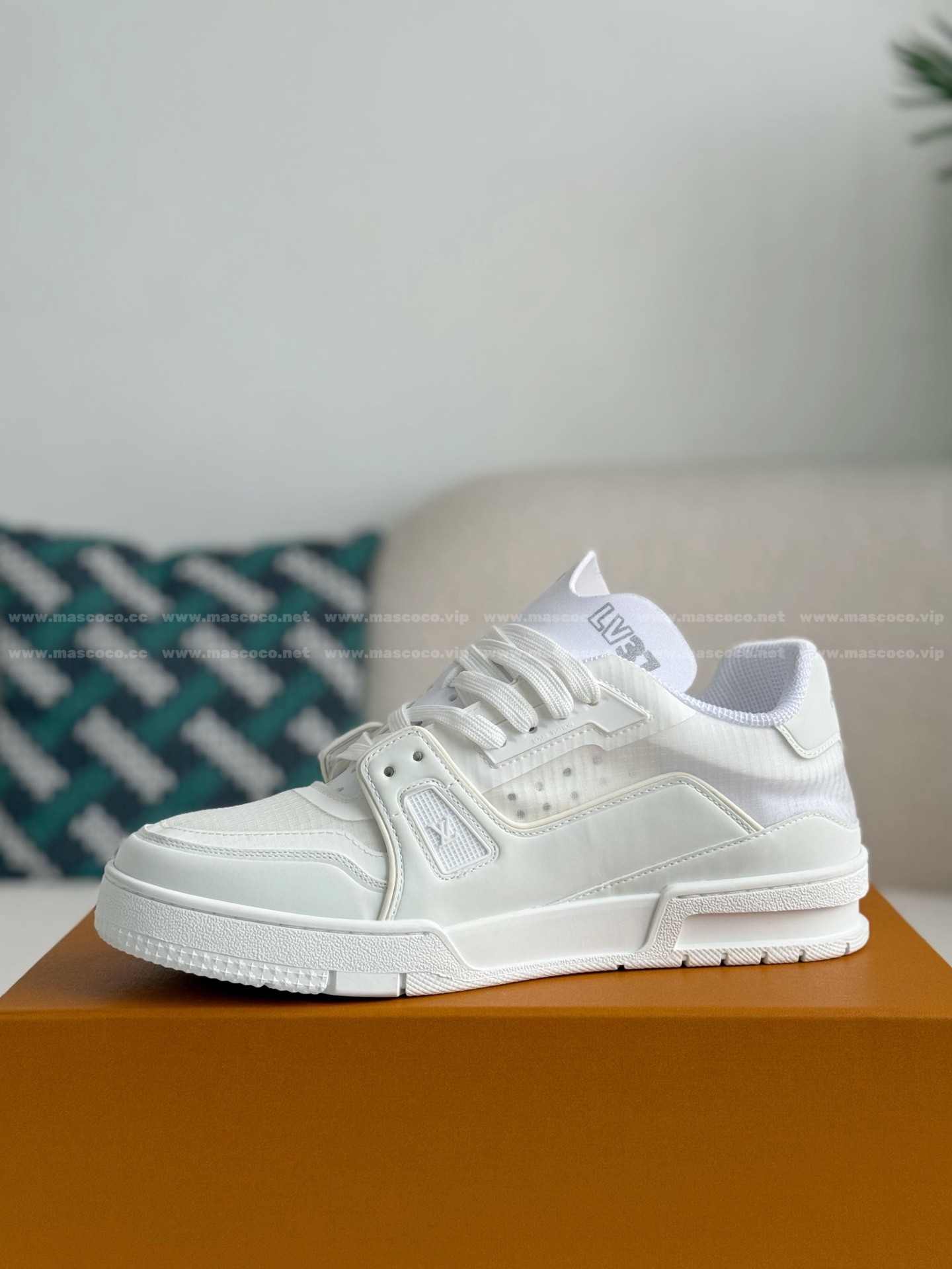 「#4735」LOUIS VUITTON TRAINER 37TH AMERICA'S CUP SNEAKERS - Image 4