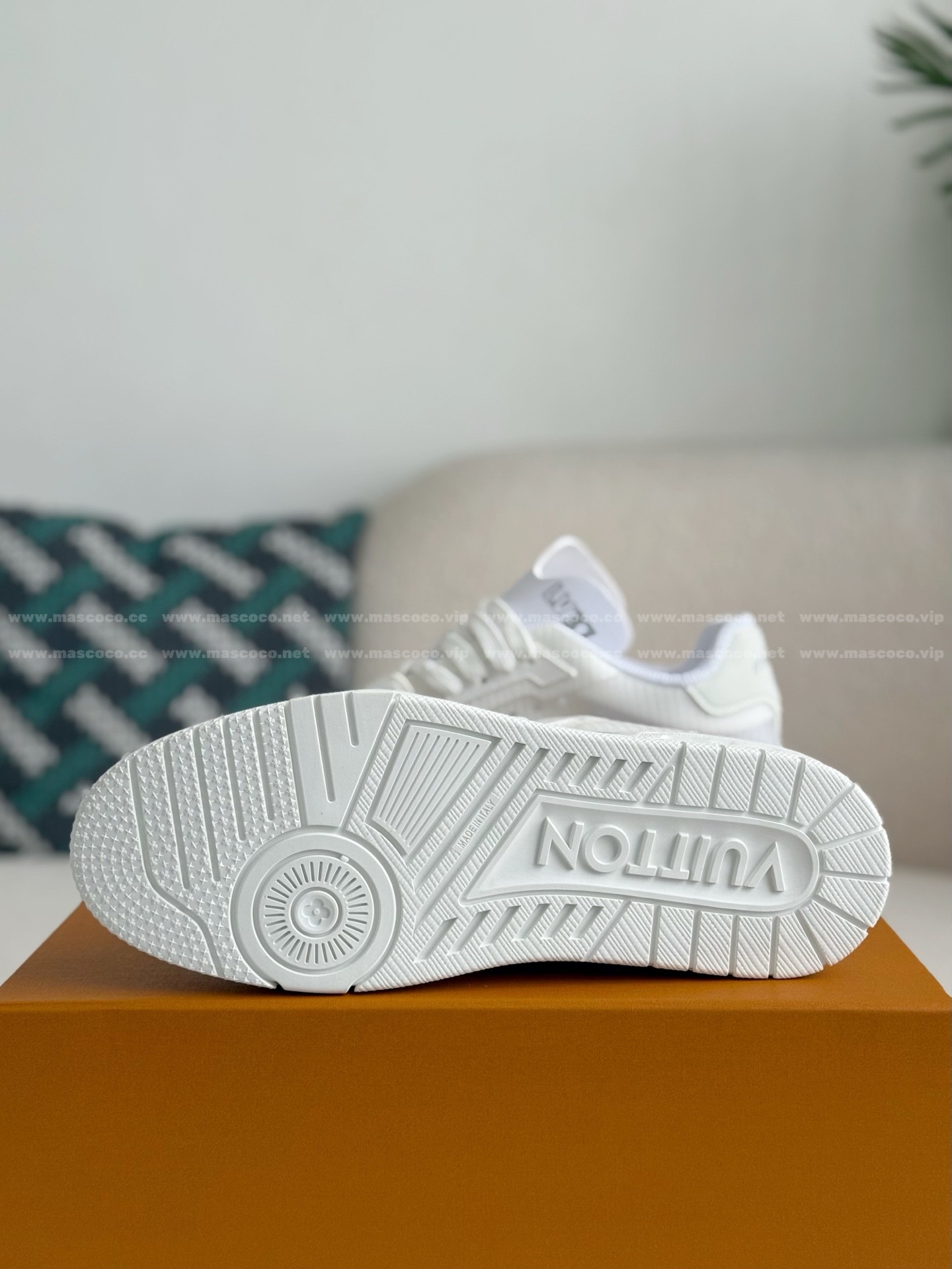「#4735」LOUIS VUITTON TRAINER 37TH AMERICA'S CUP SNEAKERS - Image 5