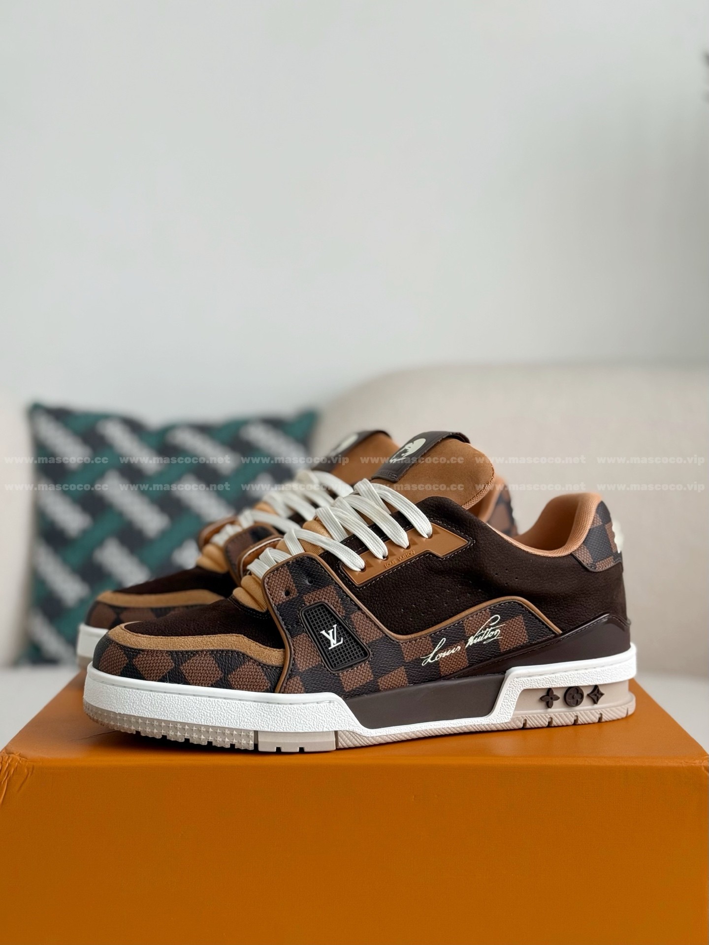 「#4738」LOUIS VUITTON x NIGO TRAINER FW25 SNEAKERS