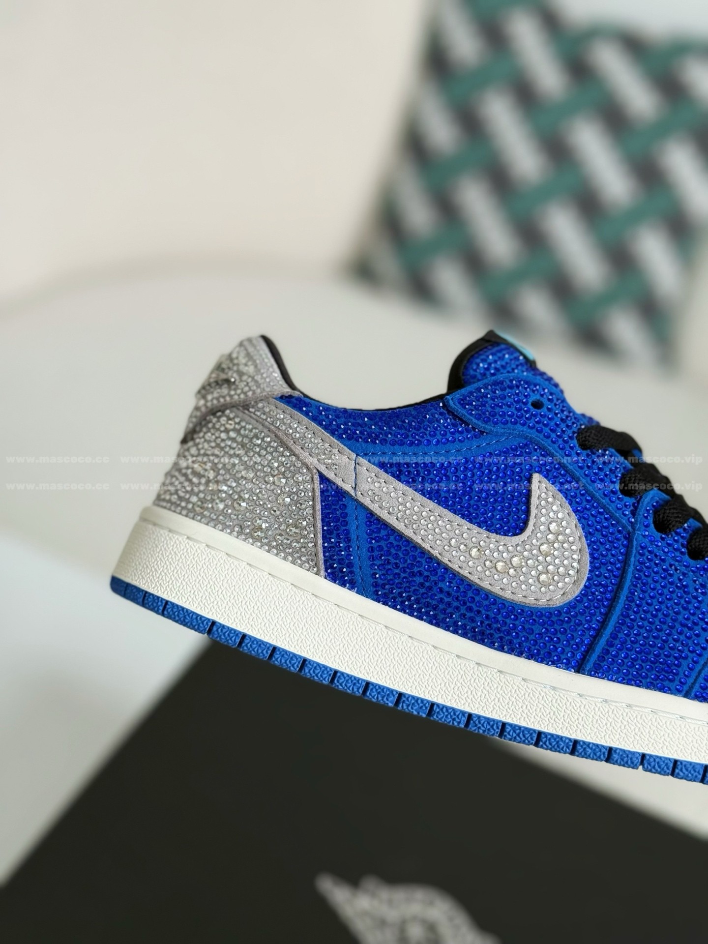 「#4755」Jordan 1 Hand-Set Rhinestones Low Sneakers - Image 7