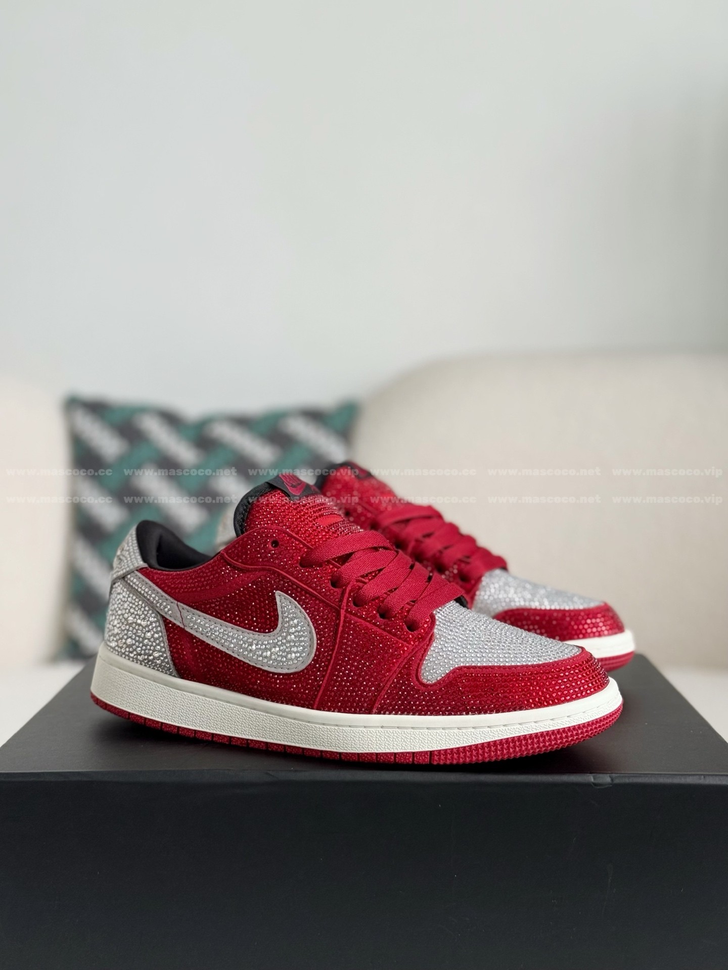 「#4756」Jordan 1 Hand-Set Rhinestones Low Sneakers - Image 2