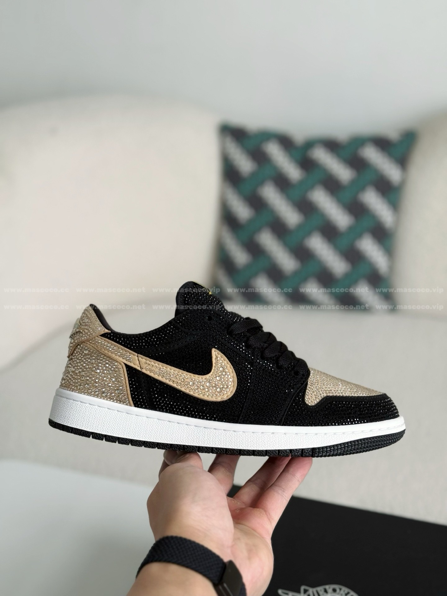 「#4757」Jordan 1 Hand-Set Rhinestones Low Sneakers - Image 6