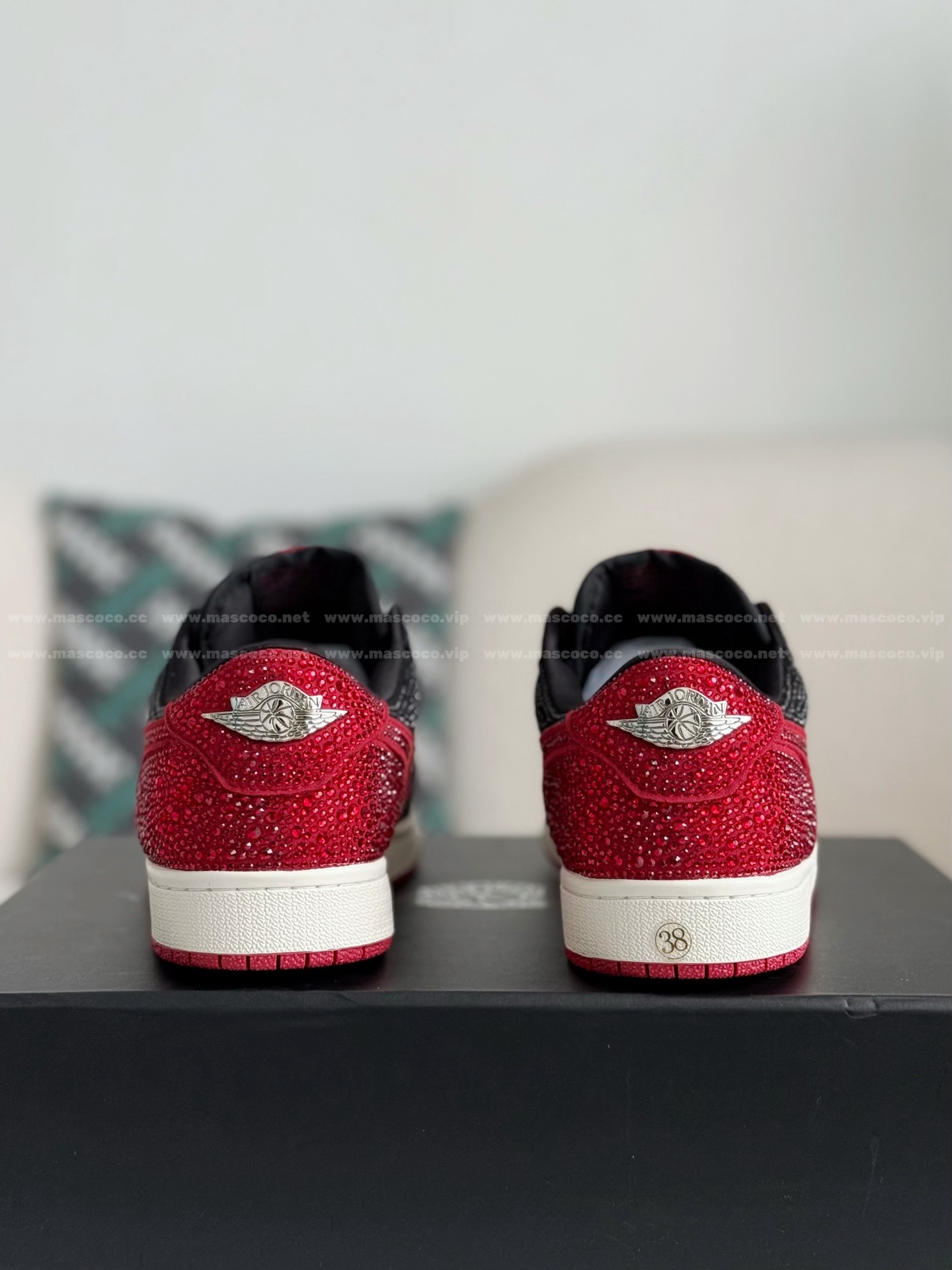 「#4758」Jordan 1 Hand-Set Rhinestones Low Sneakers - Image 3