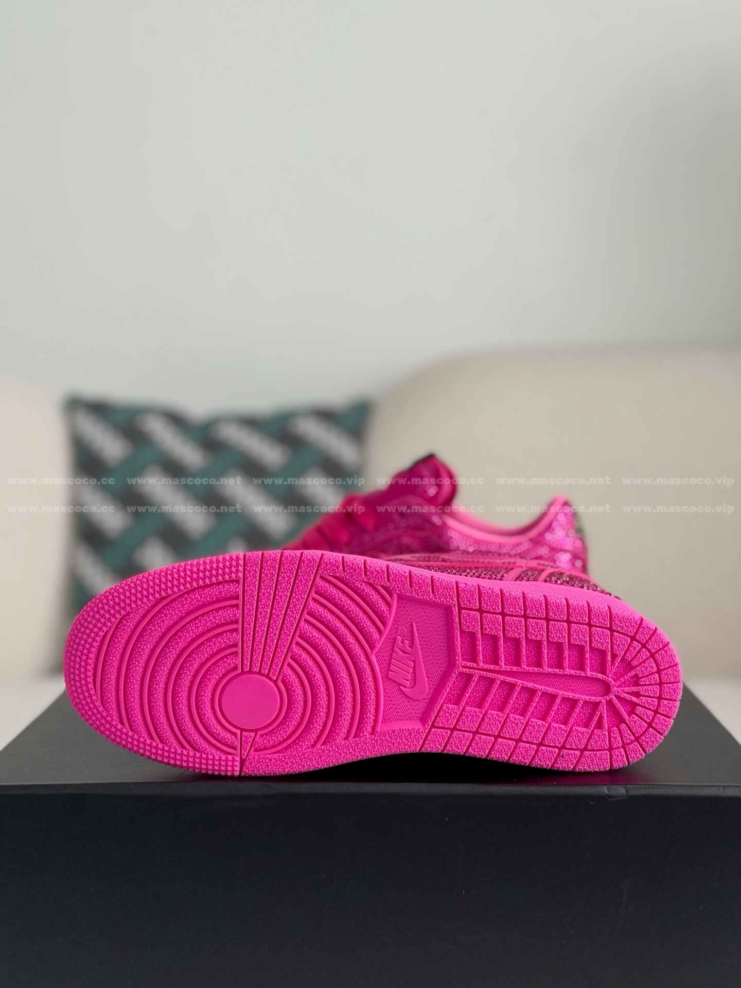「#4760」Jordan 1 Hand-Set Rhinestones Low Sneakers - Image 5