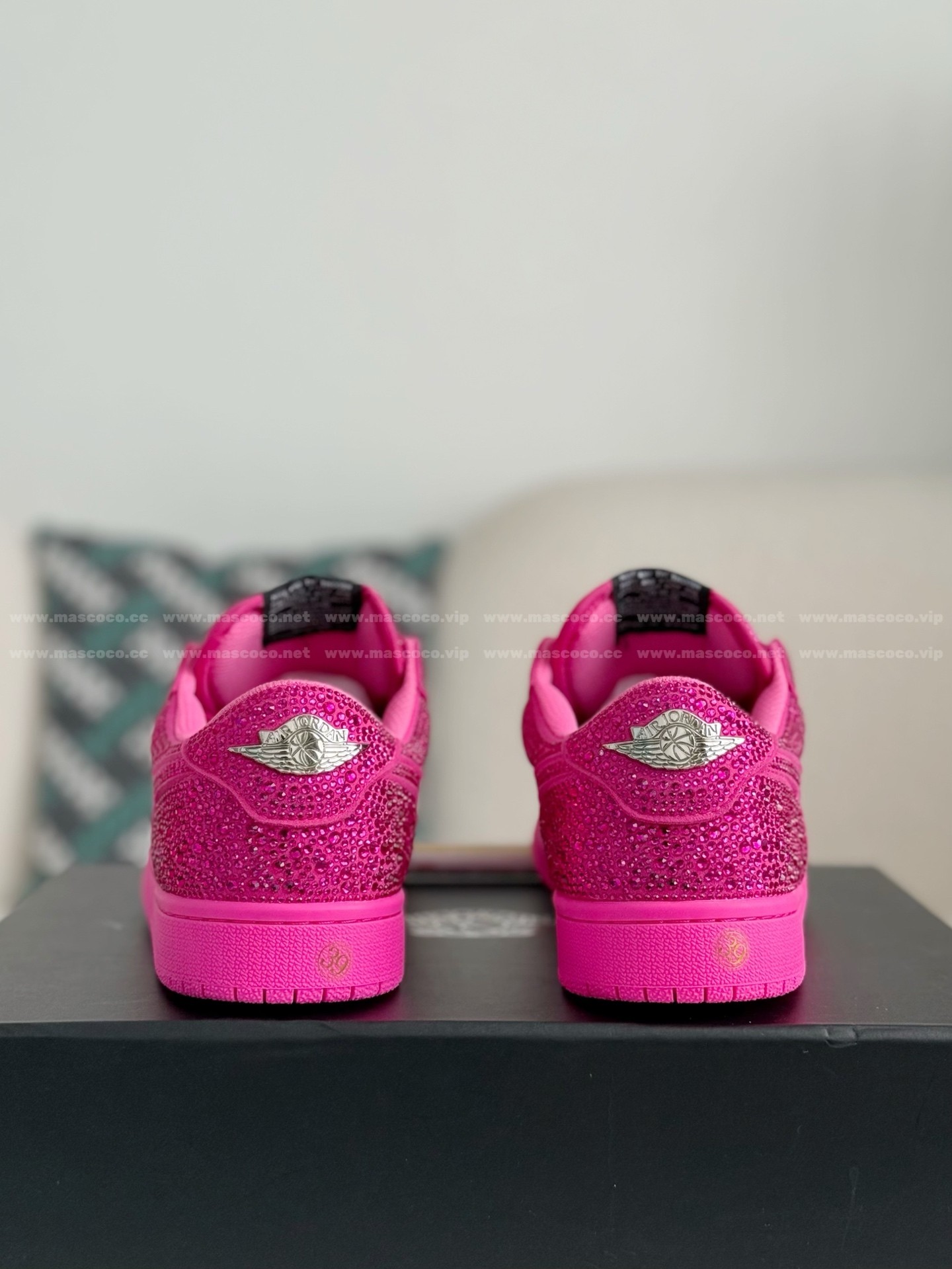 「#4760」Jordan 1 Hand-Set Rhinestones Low Sneakers - Image 3