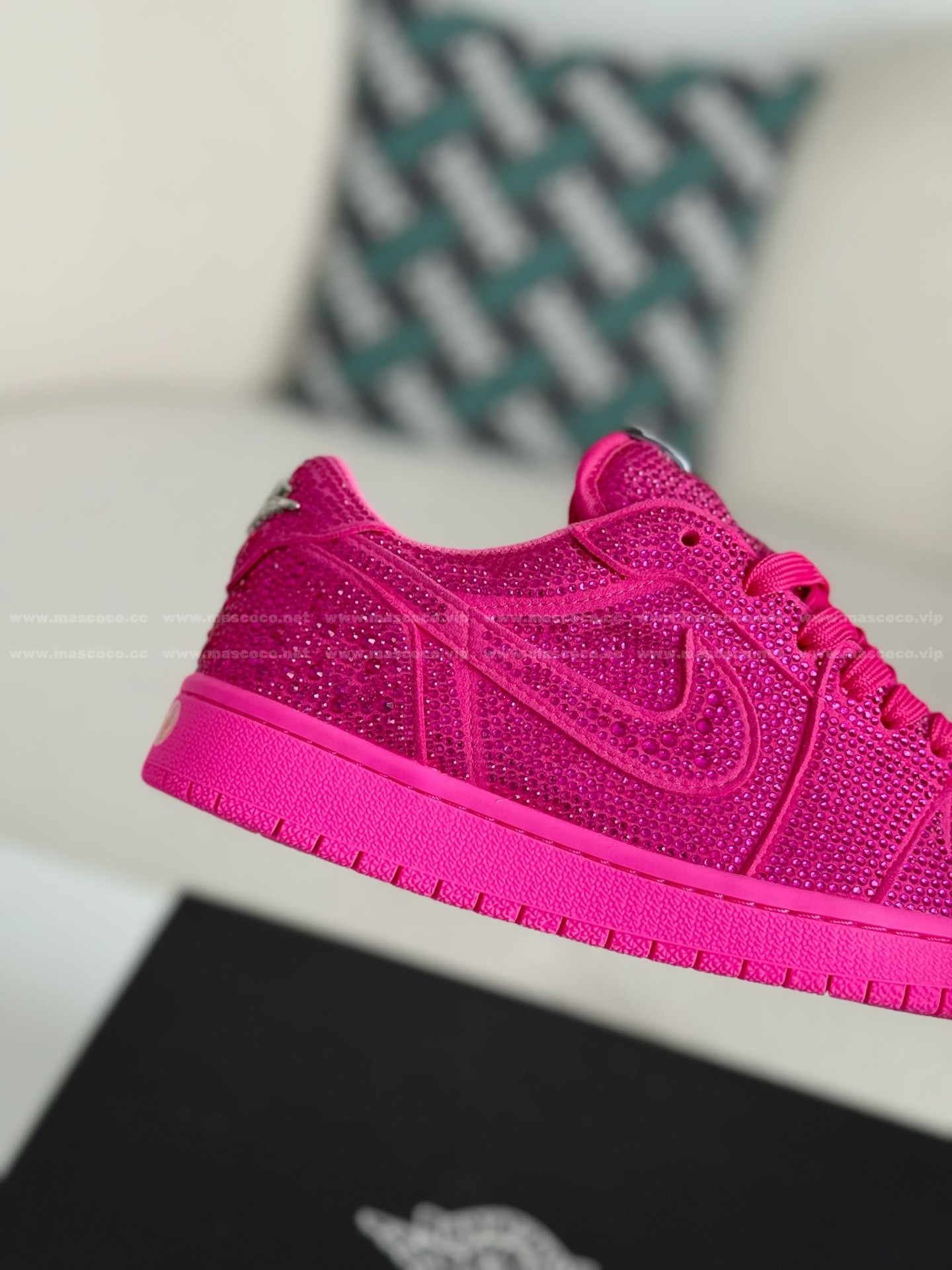 「#4760」Jordan 1 Hand-Set Rhinestones Low Sneakers - Image 7