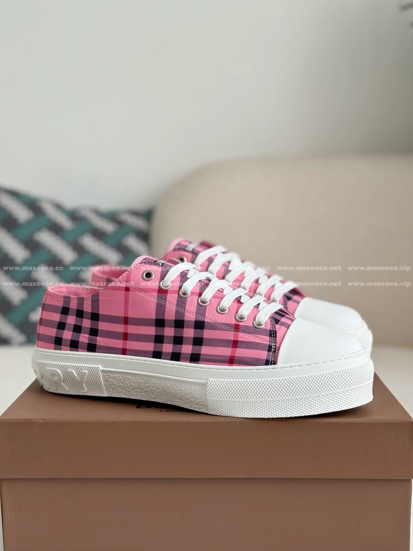 「#4832」Burberry Low Cut Casual Sports Shoes - Image 2