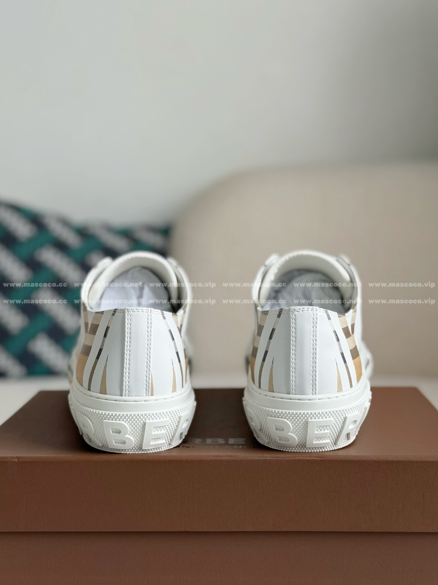 「#4833」Burberry Low Cut Casual Sports Shoes - Image 3