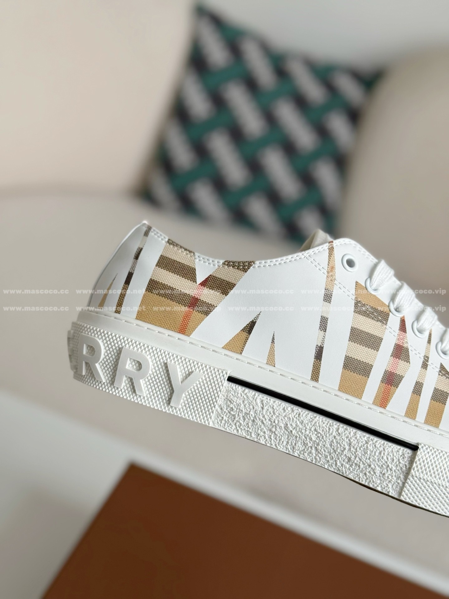 「#4833」Burberry Low Cut Casual Sports Shoes - Image 7