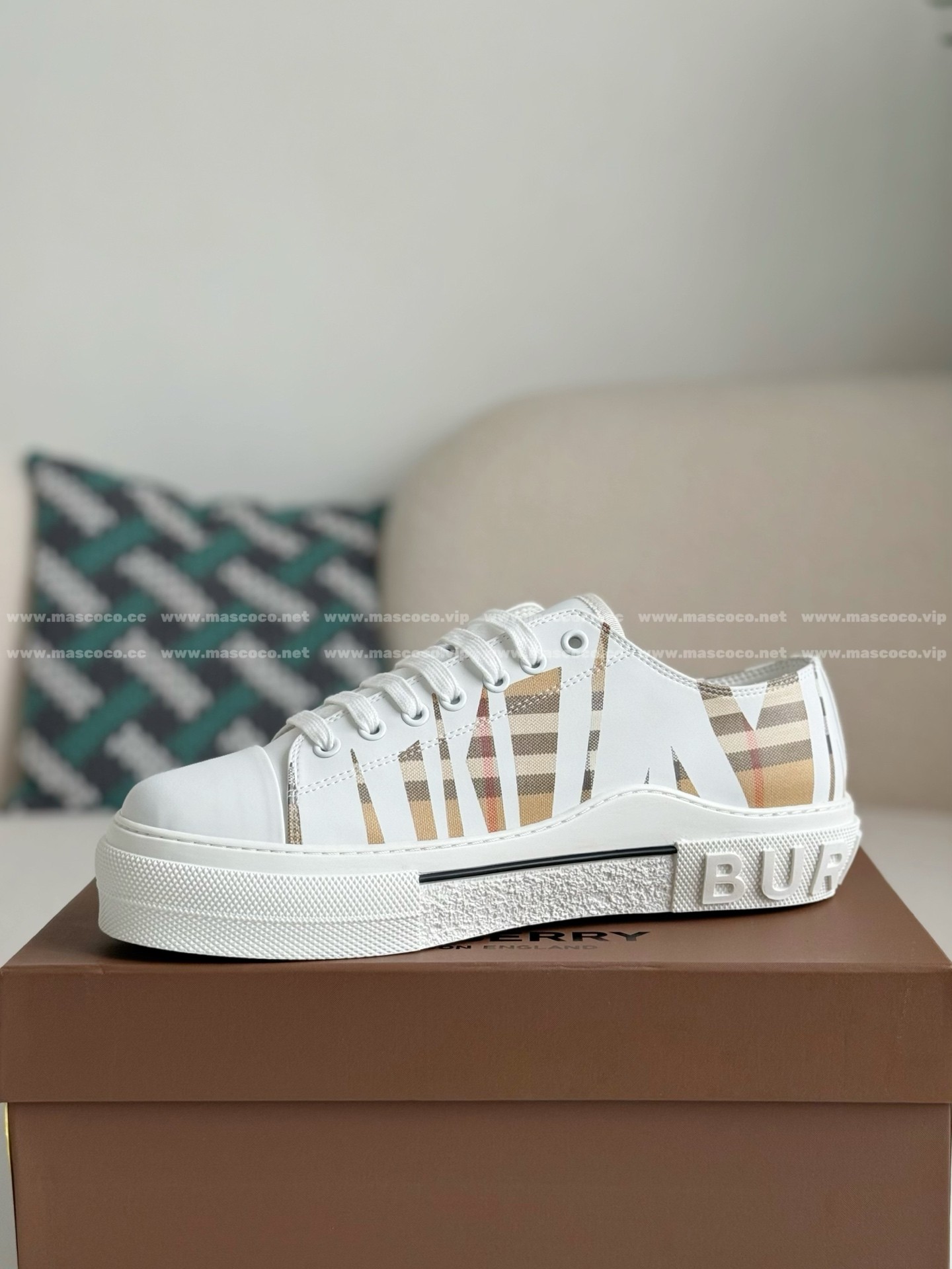「#4833」Burberry Low Cut Casual Sports Shoes - Image 4