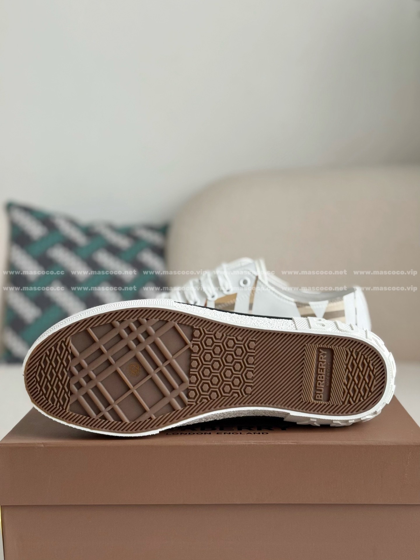 「#4833」Burberry Low Cut Casual Sports Shoes - Image 5