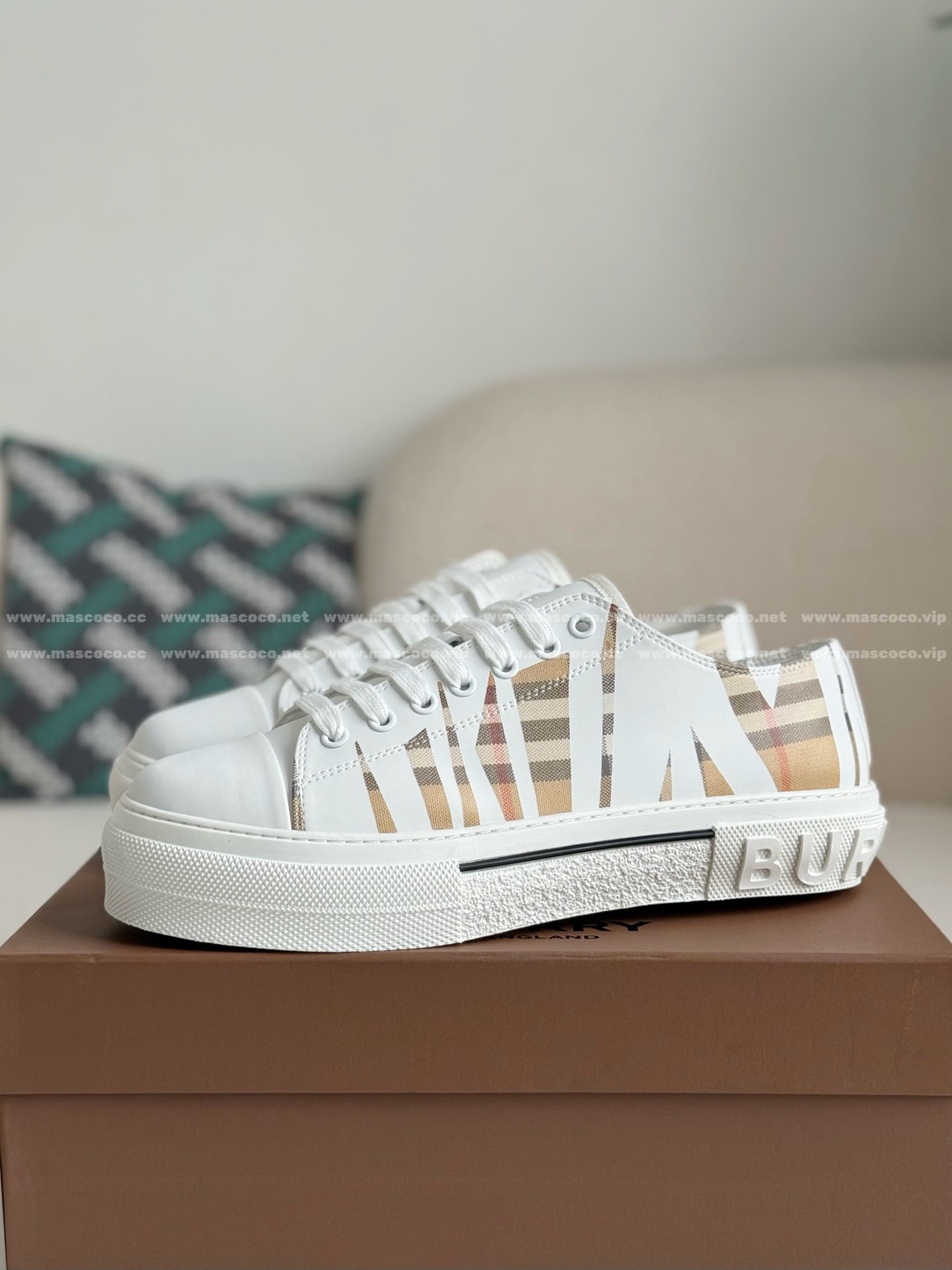 「#4833」Burberry Low Cut Casual Sports Shoes