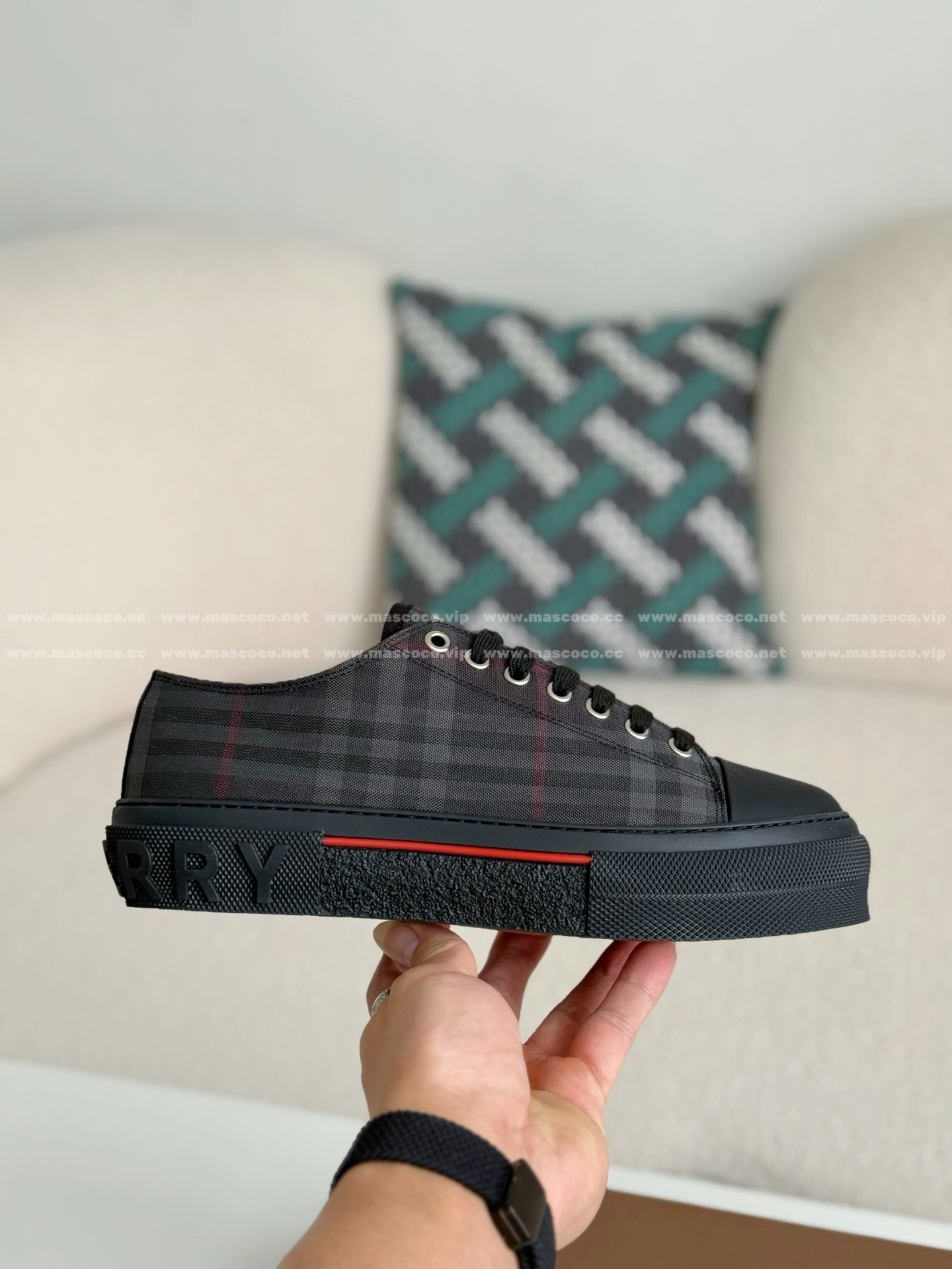 「#4835」Burberry Low Cut Casual Sports Shoes - Image 6