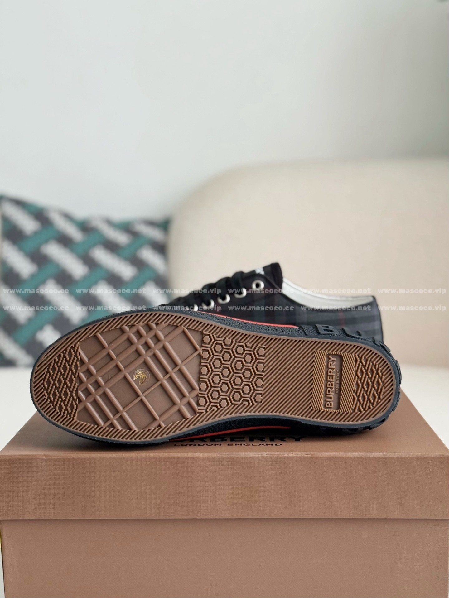 「#4835」Burberry Low Cut Casual Sports Shoes - Image 5