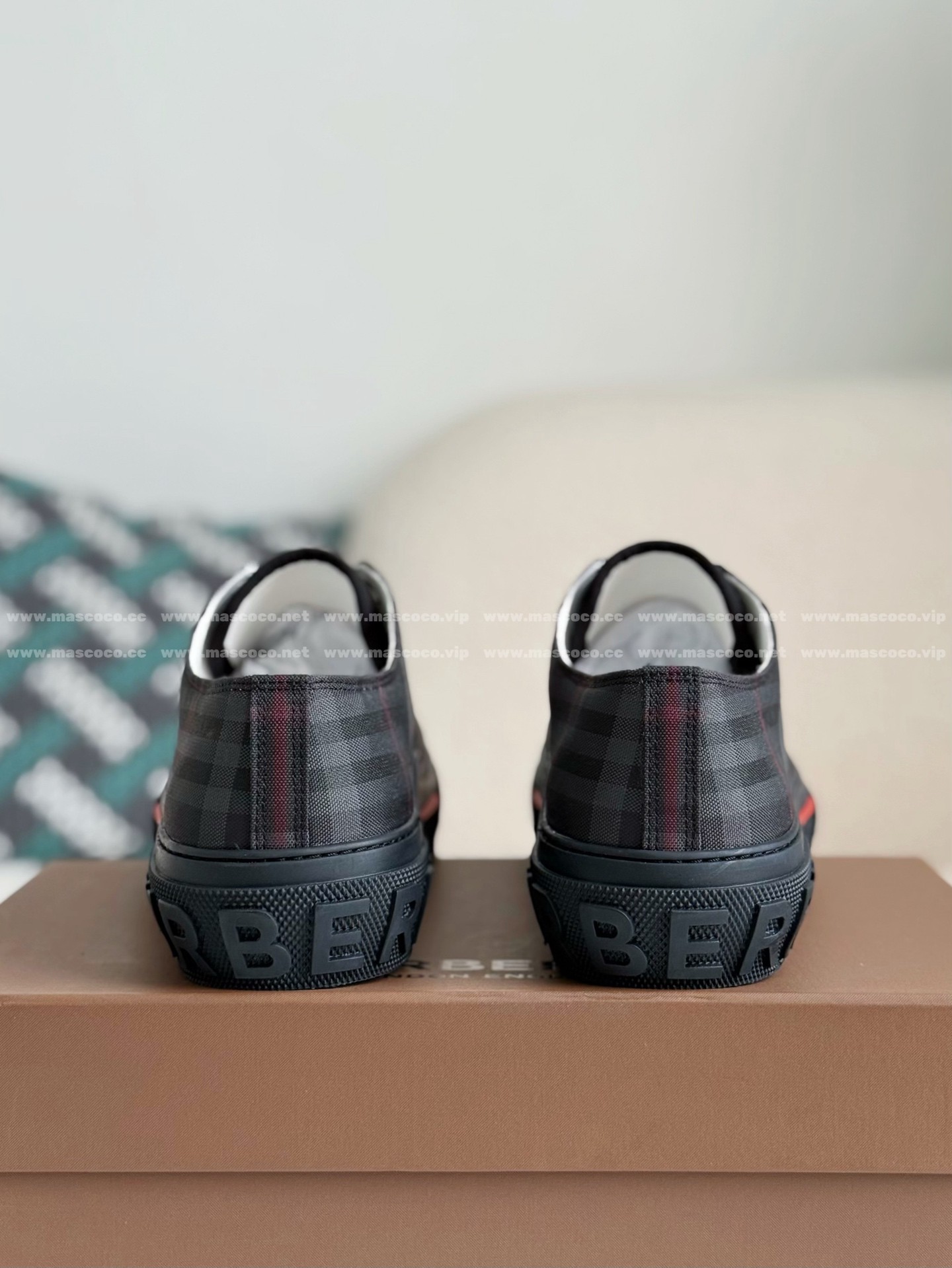 「#4835」Burberry Low Cut Casual Sports Shoes - Image 3
