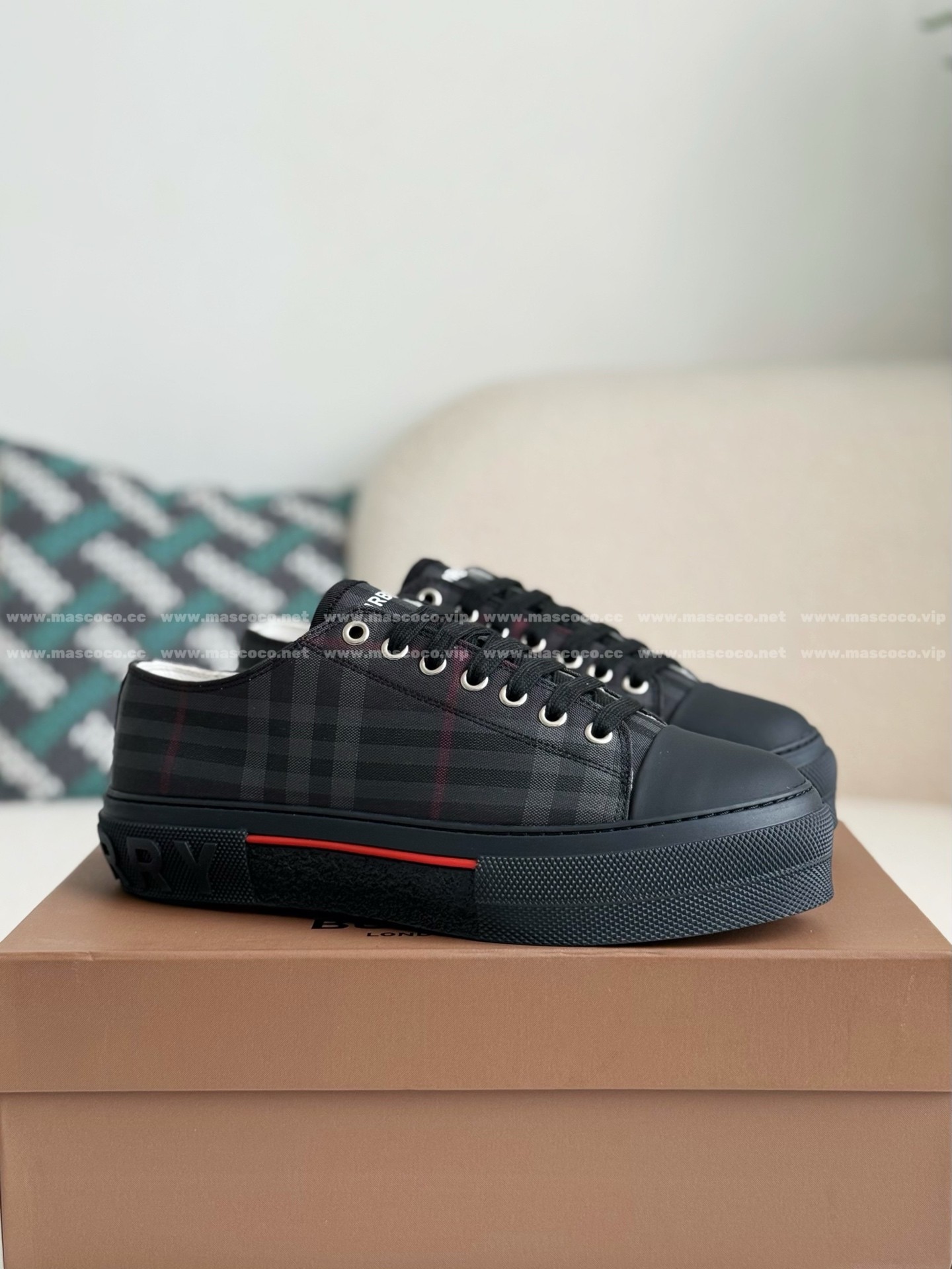「#4835」Burberry Low Cut Casual Sports Shoes - Image 2