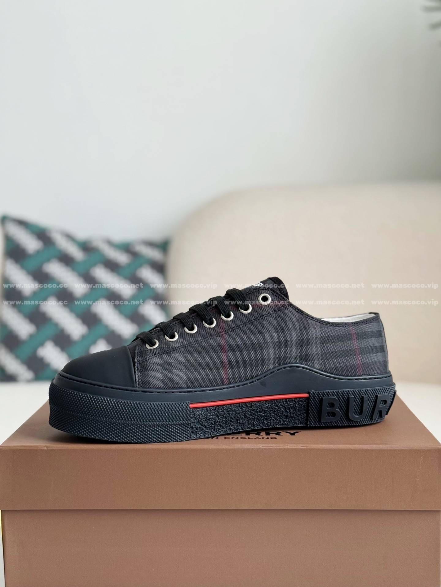 「#4835」Burberry Low Cut Casual Sports Shoes - Image 4