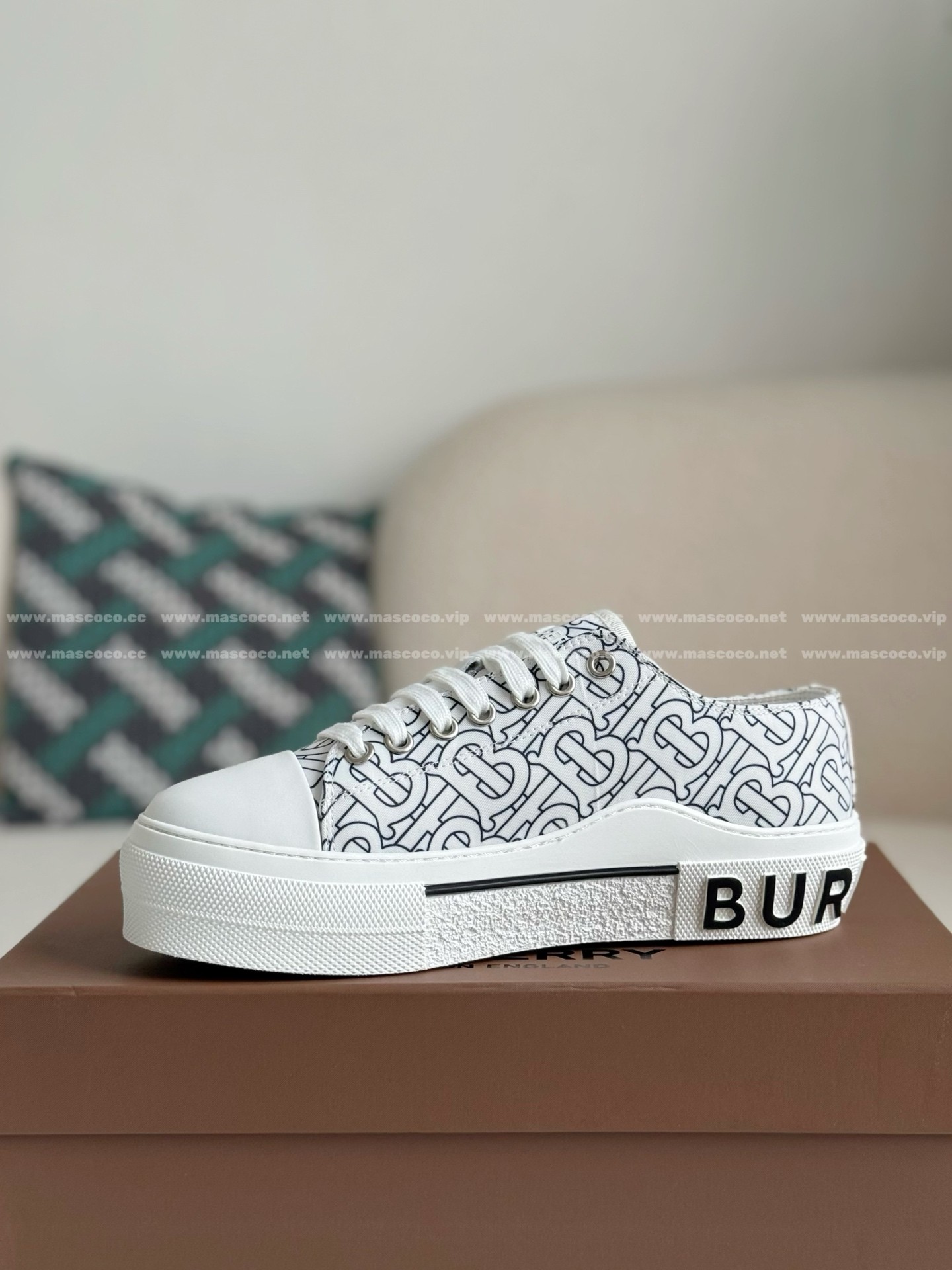 「#4836」Burberry Low Cut Casual Sports Shoes - Image 4