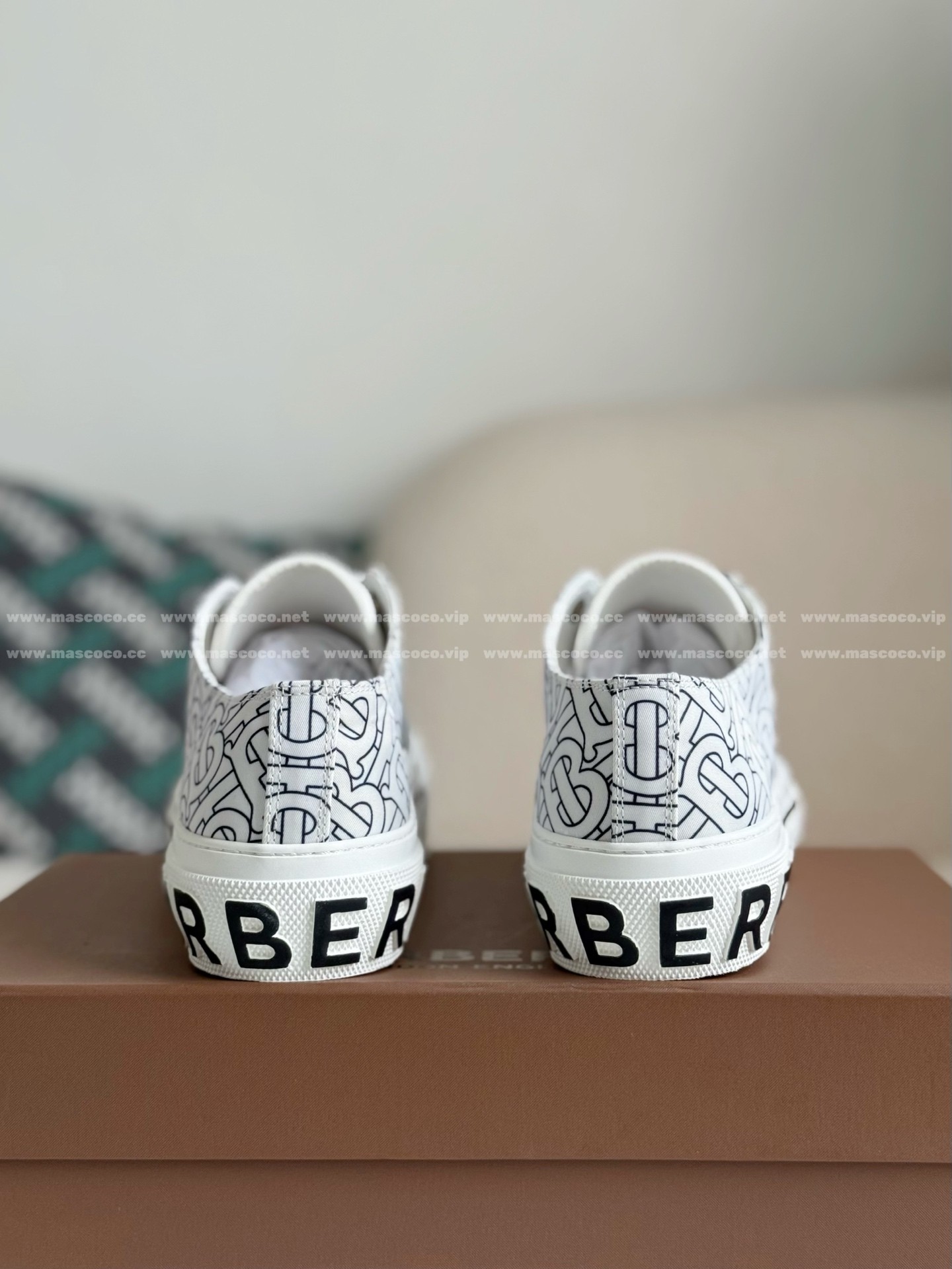 「#4836」Burberry Low Cut Casual Sports Shoes - Image 3