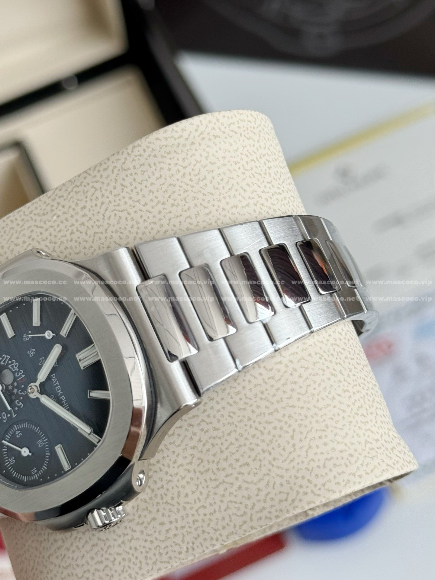 「#4837」PATEK PHILIPPE NAUTILUS SERIES WATCH,40MM - Image 9