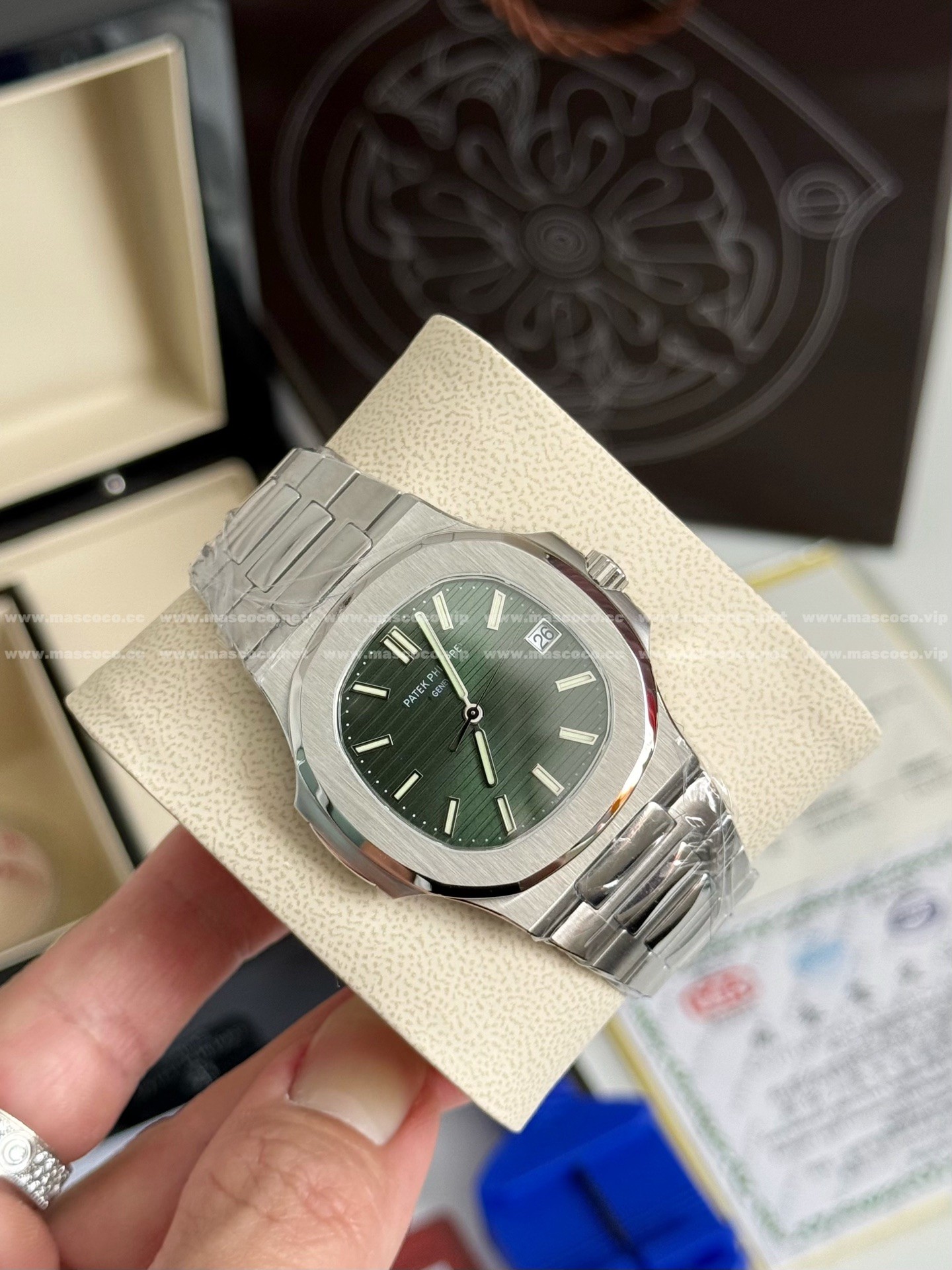 「#4842」PATEK PHILIPPE NAUTILUS SERIES WATCH,40MM - Image 5