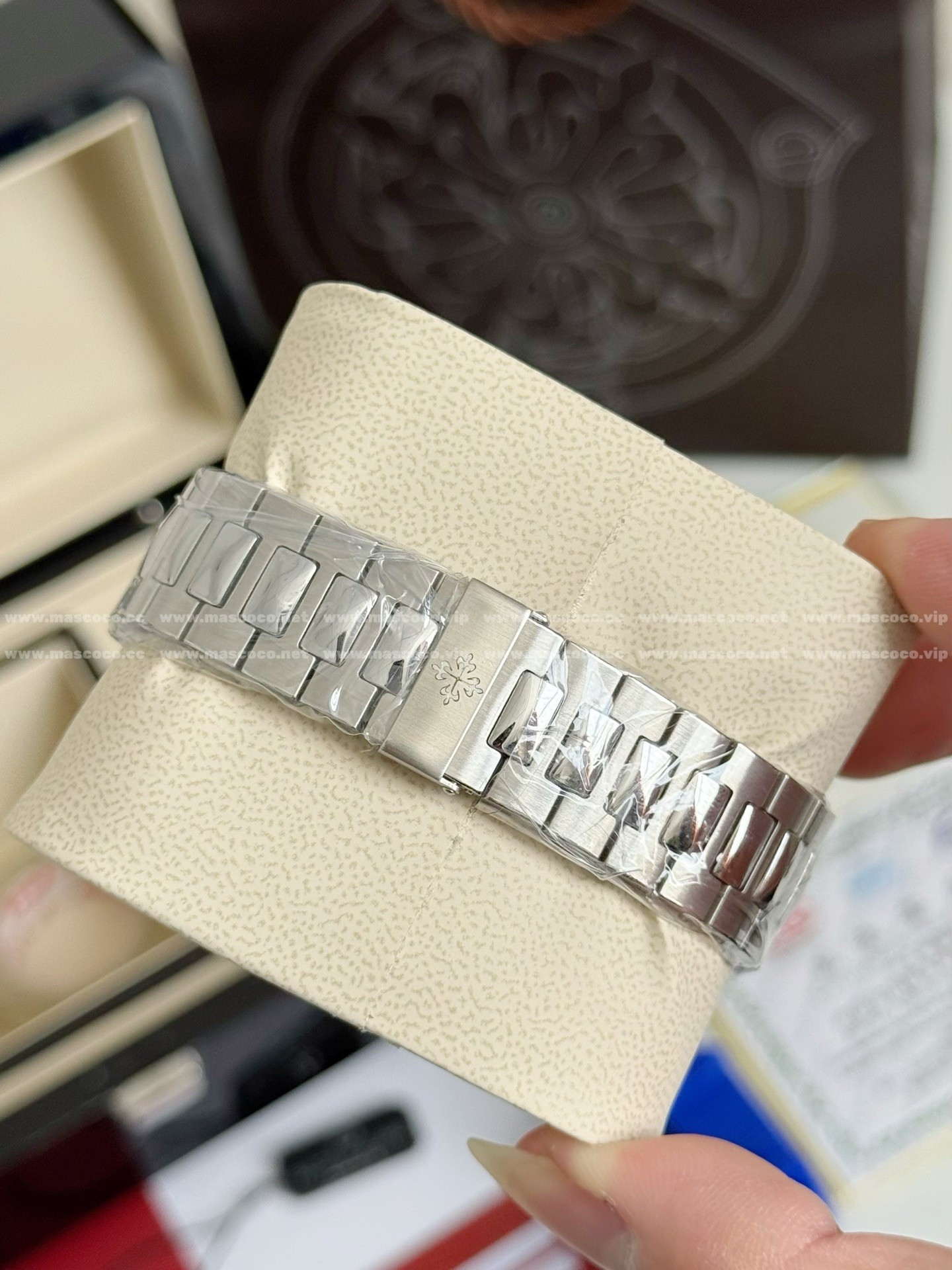 「#4842」PATEK PHILIPPE NAUTILUS SERIES WATCH,40MM - Image 9