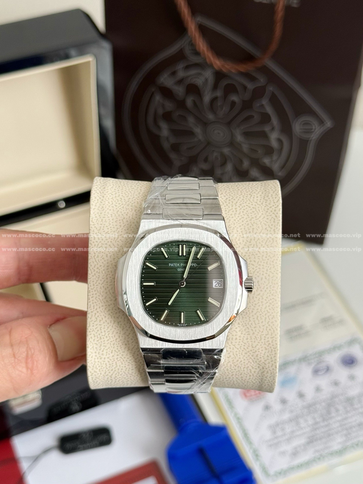 「#4842」PATEK PHILIPPE NAUTILUS SERIES WATCH,40MM - Image 4