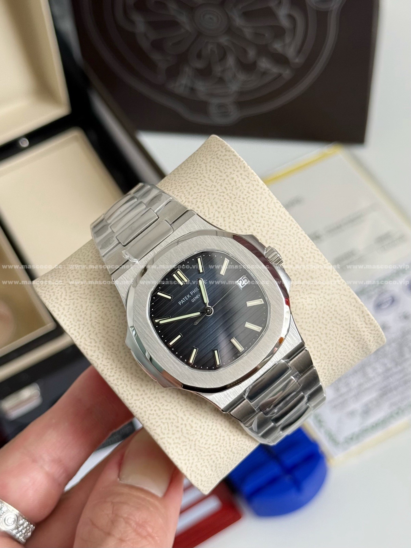 「#4843」PATEK PHILIPPE NAUTILUS SERIES WATCH,40MM - Image 5