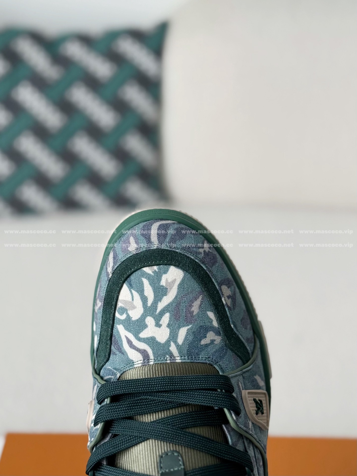 「#4930」LOUIS VUITTON x NIGO JOINT MODEL TRAINER FW25 SNEAKERS - Image 8