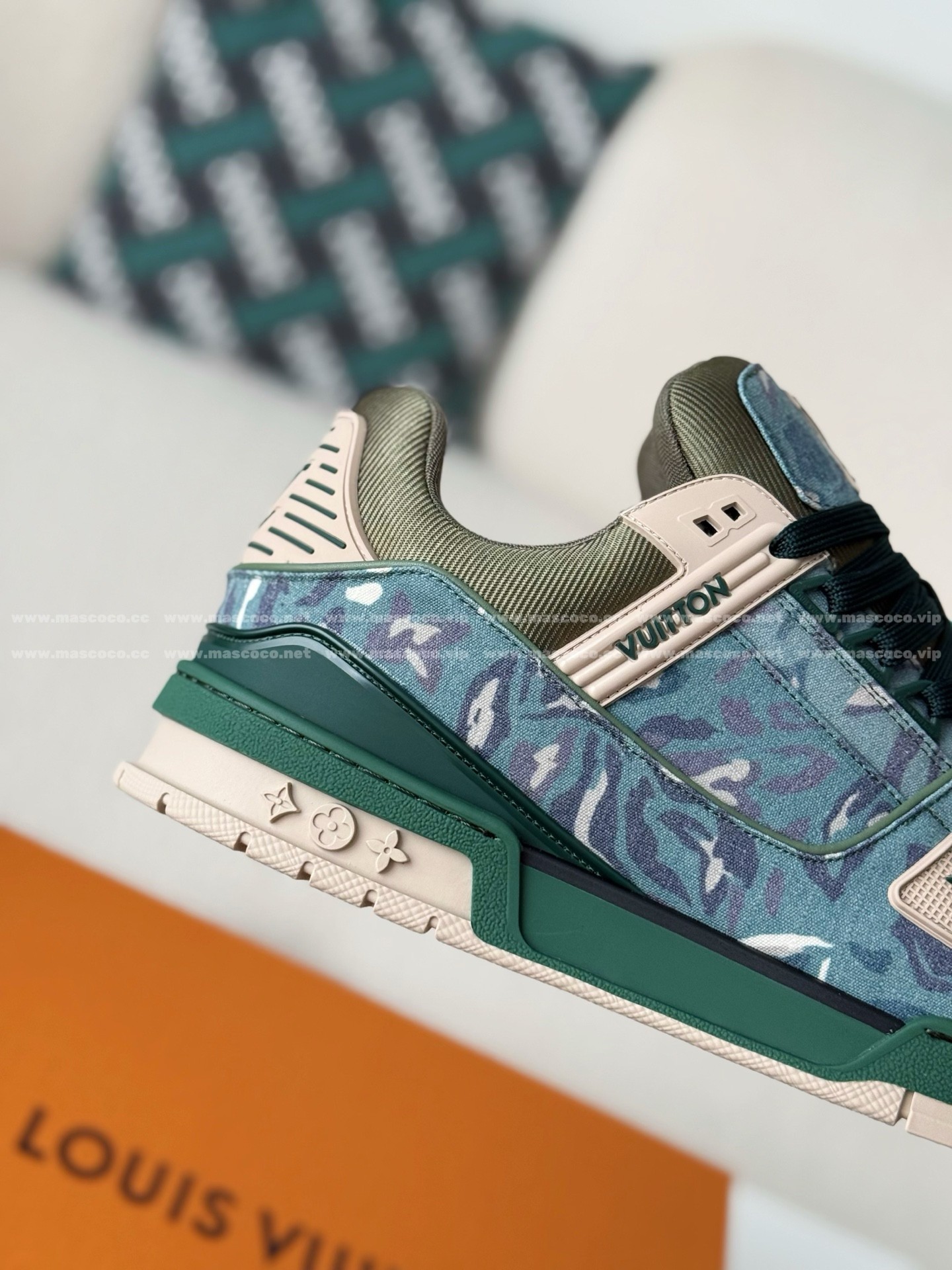 「#4930」LOUIS VUITTON x NIGO JOINT MODEL TRAINER FW25 SNEAKERS - Image 7