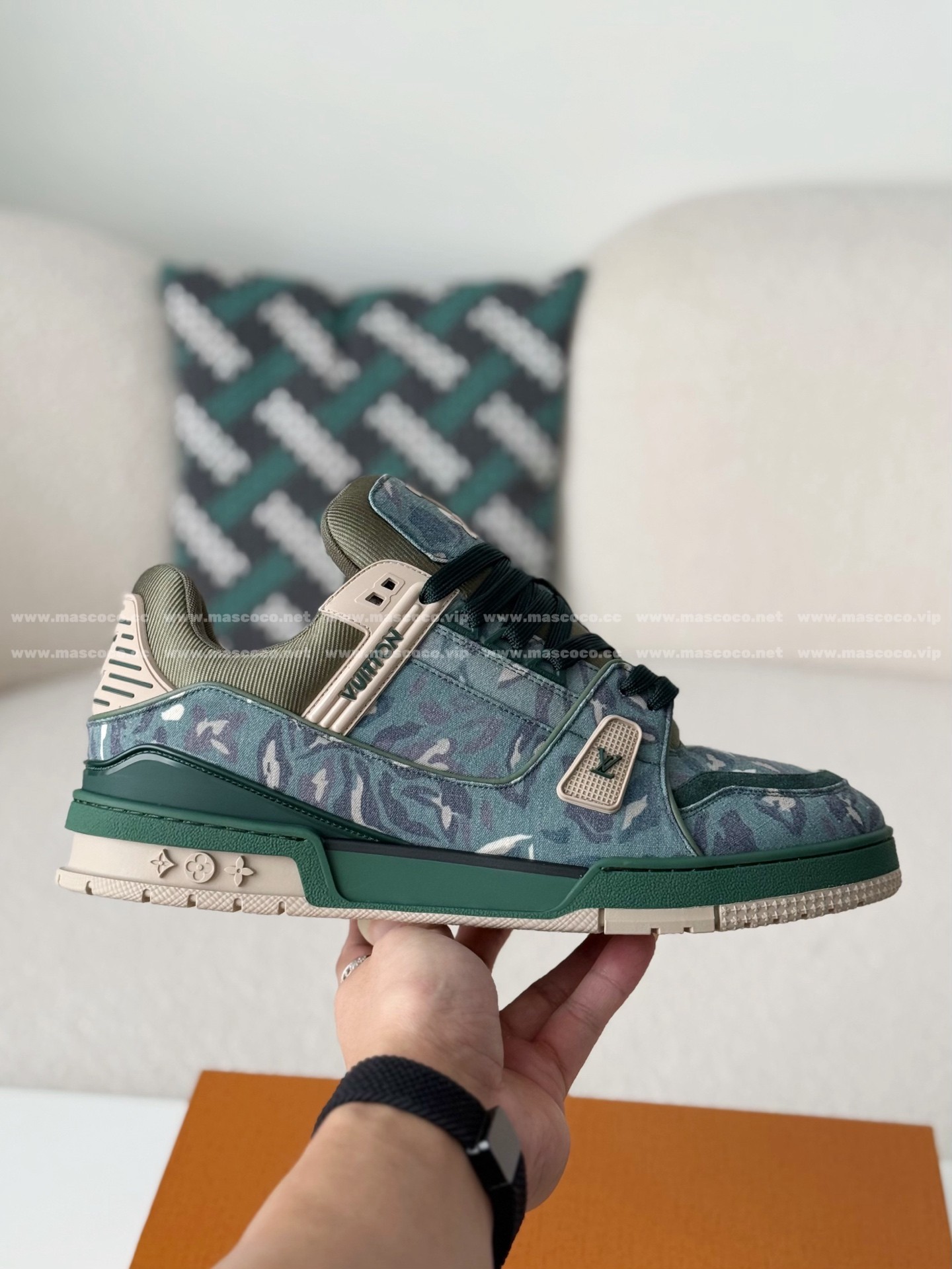 「#4930」LOUIS VUITTON x NIGO JOINT MODEL TRAINER FW25 SNEAKERS - Image 6