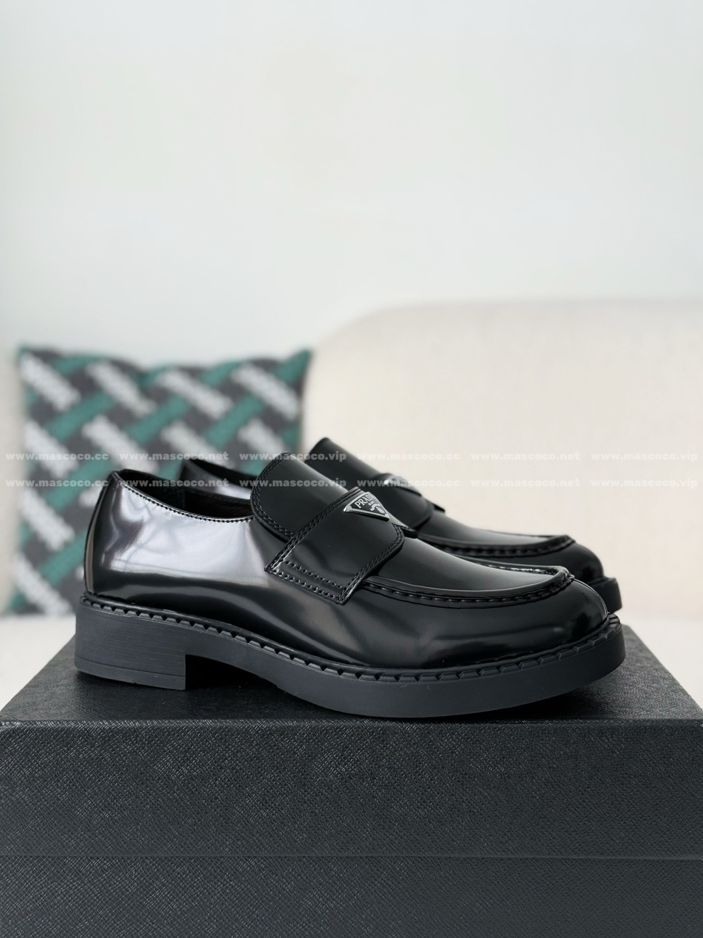 「#858」Prada Classic Leather Shoes Triangle Logo Loafers - Image 2
