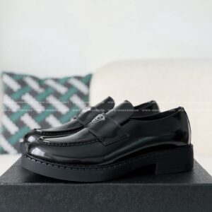 「#858」Prada Classic Leather Shoes Triangle Logo Loafers