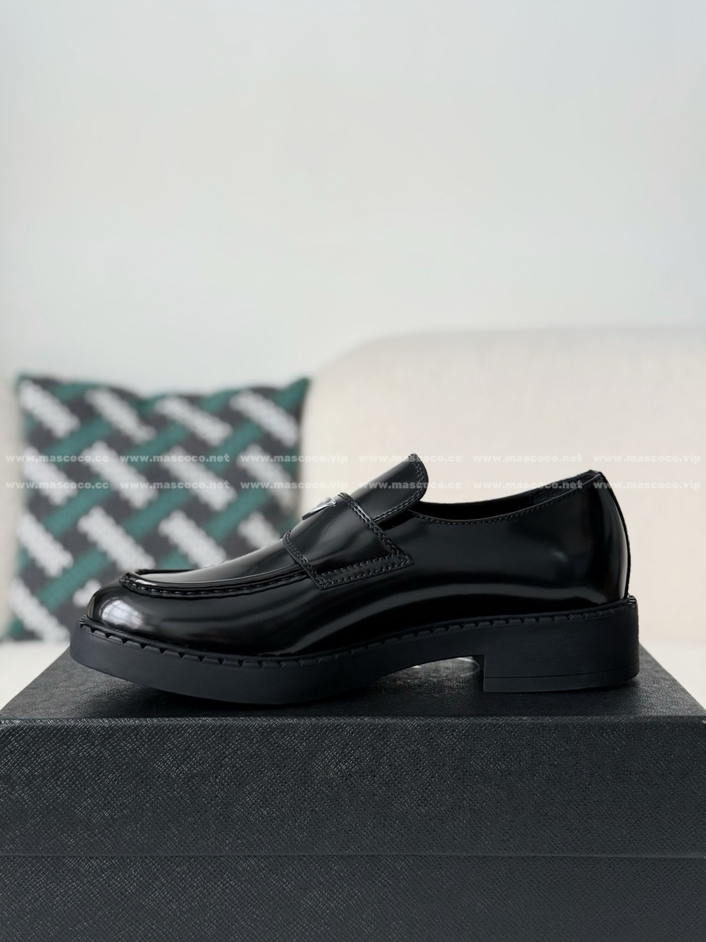 「#858」Prada Classic Leather Shoes Triangle Logo Loafers - Image 4
