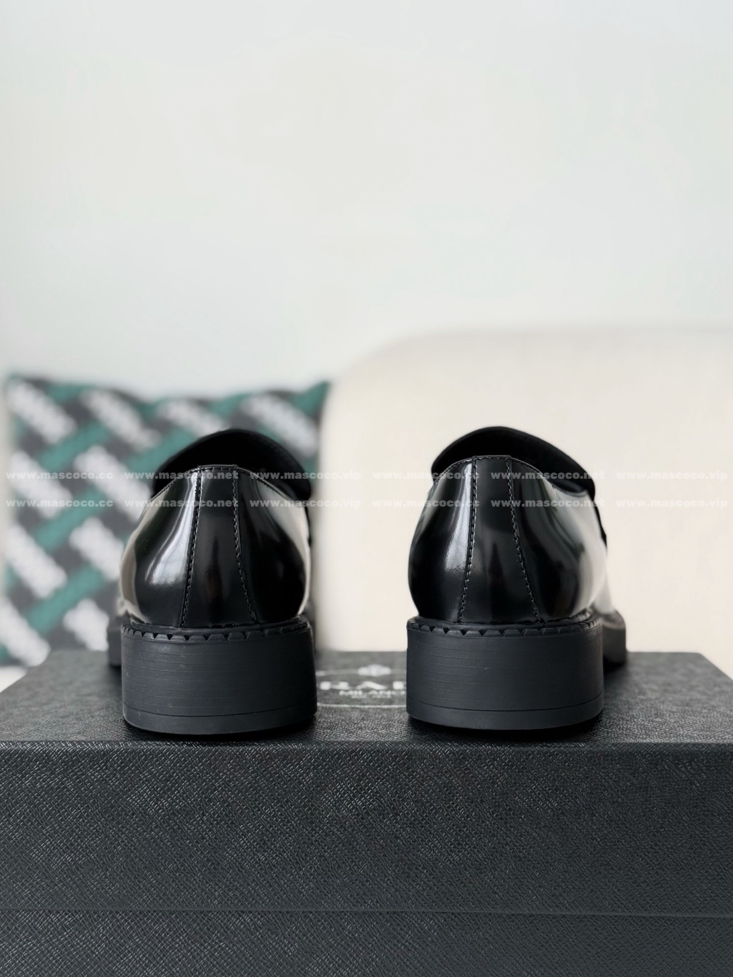 「#858」Prada Classic Leather Shoes Triangle Logo Loafers - Image 3