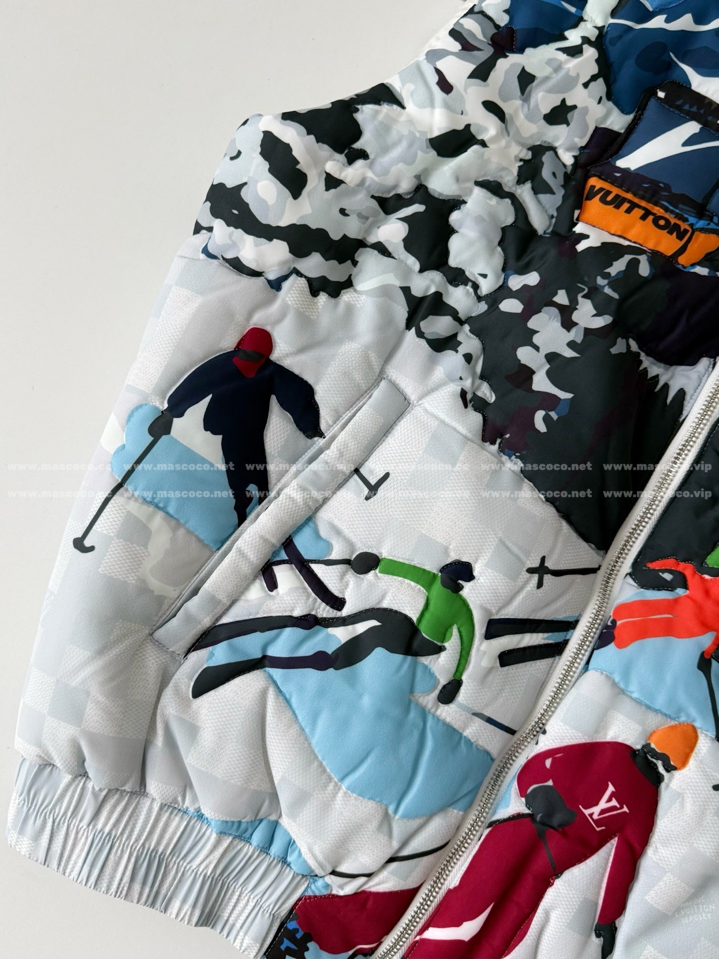 「#4889」Louis Vuitton Snow Mountain Stand Collar Padded Vest - Image 4