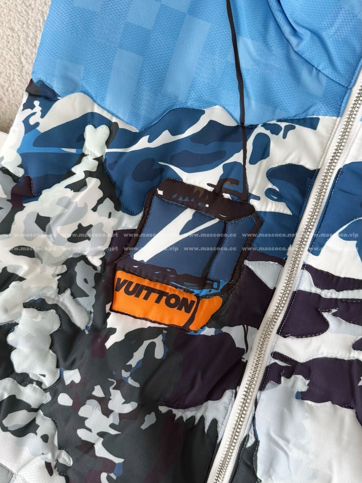 「#4889」Louis Vuitton Snow Mountain Stand Collar Padded Vest - Image 6
