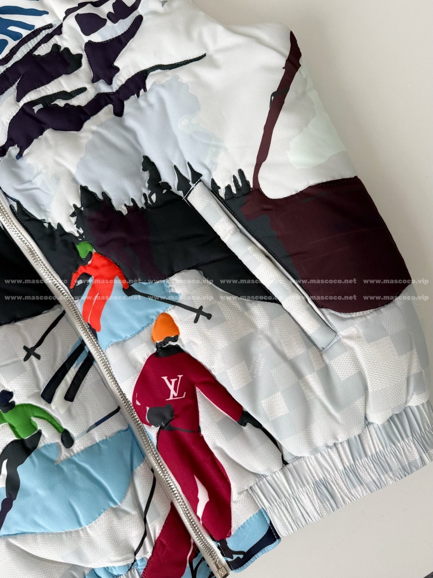 「#4889」Louis Vuitton Snow Mountain Stand Collar Padded Vest - Image 5