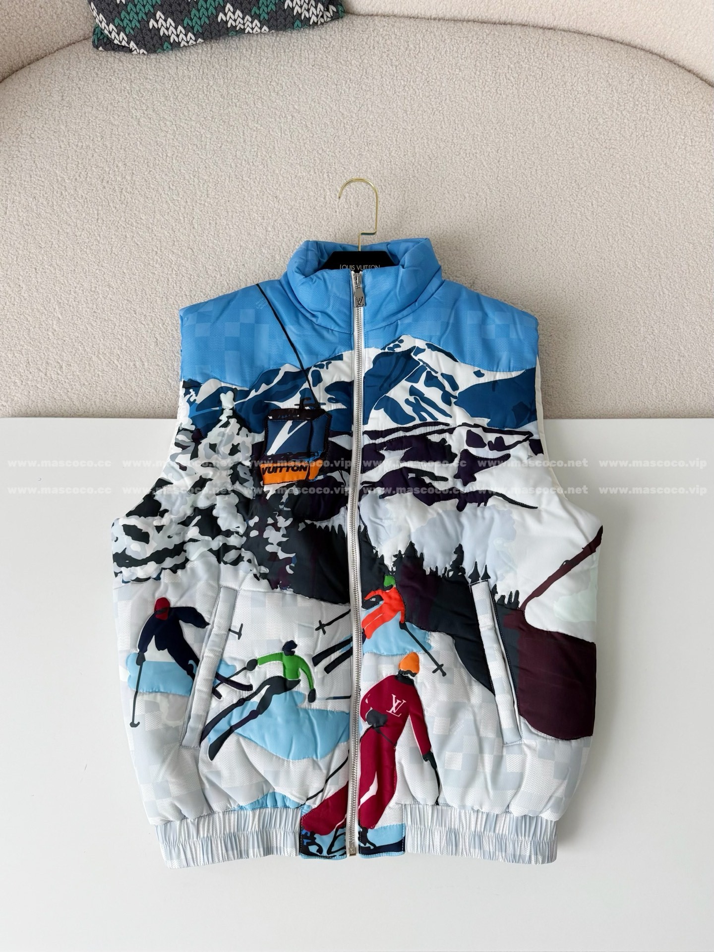 「#4889」Louis Vuitton Snow Mountain Stand Collar Padded Vest