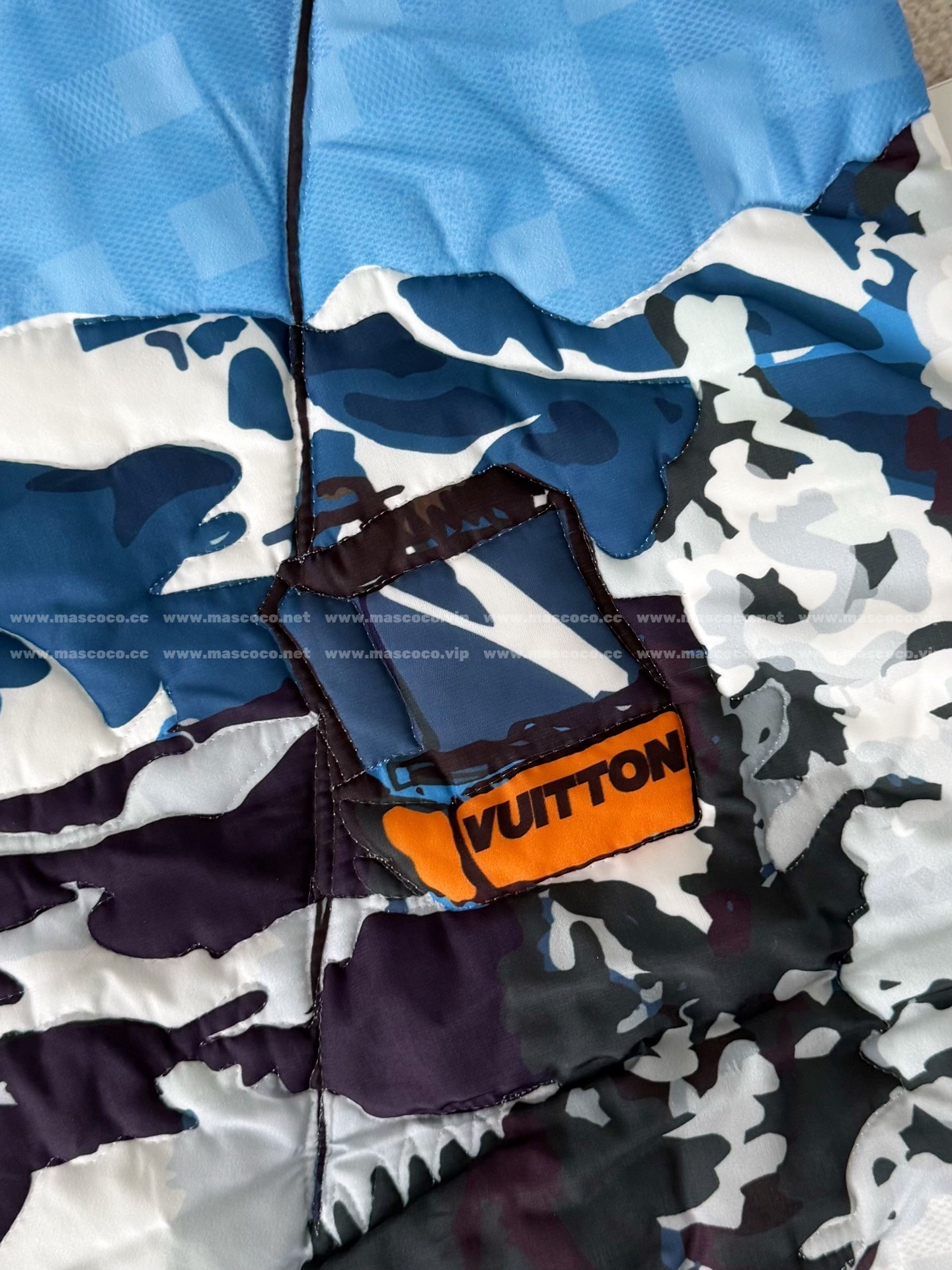 「#4889」Louis Vuitton Snow Mountain Stand Collar Padded Vest - Image 9
