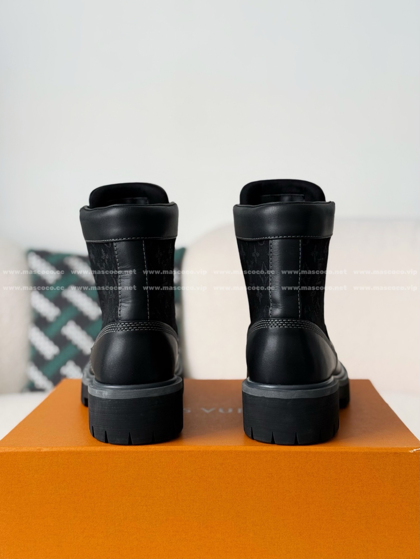 「#5025」LOUIS VUITTON RANGER LEATHER ANKLE BOOTS - Image 3