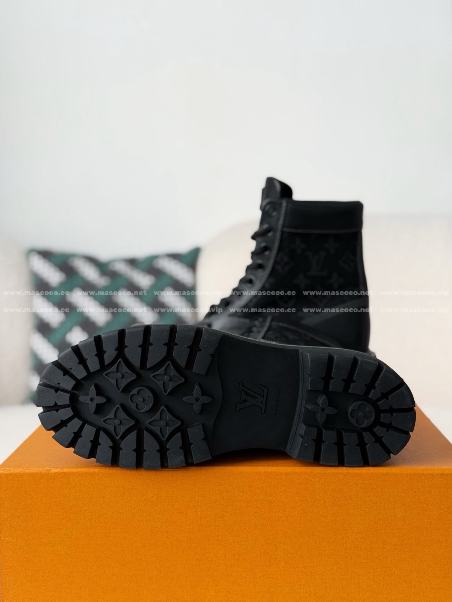 「#5025」LOUIS VUITTON RANGER LEATHER ANKLE BOOTS - Image 5