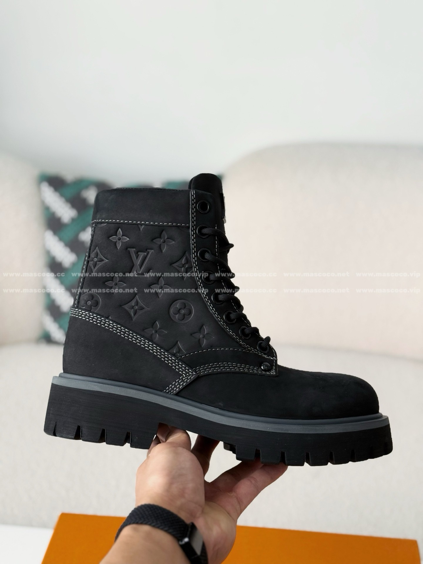 「#5026」LOUIS VUITTON RANGER LEATHER ANKLE BOOTS - Image 6