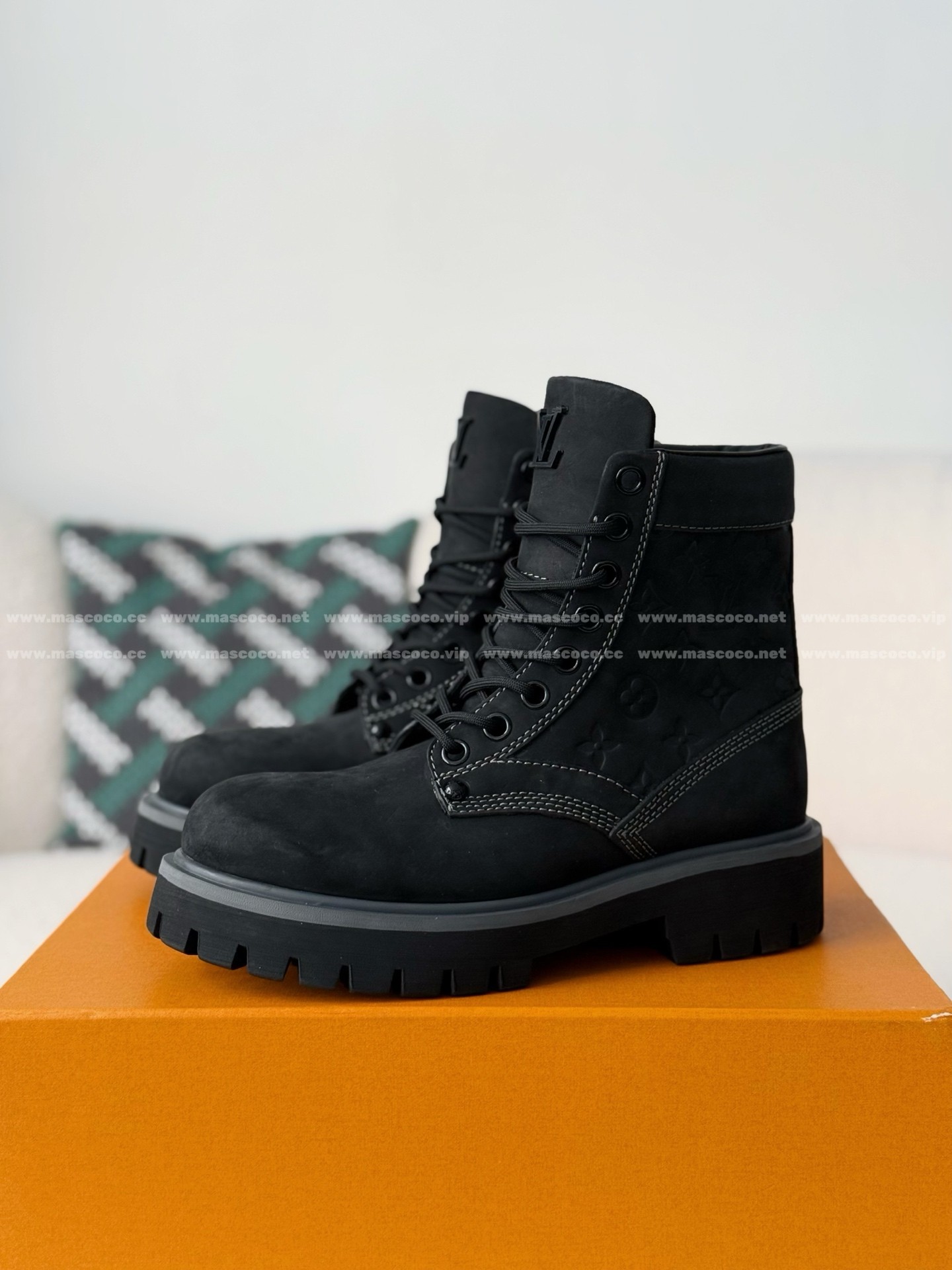 「#5026」LOUIS VUITTON RANGER LEATHER ANKLE BOOTS