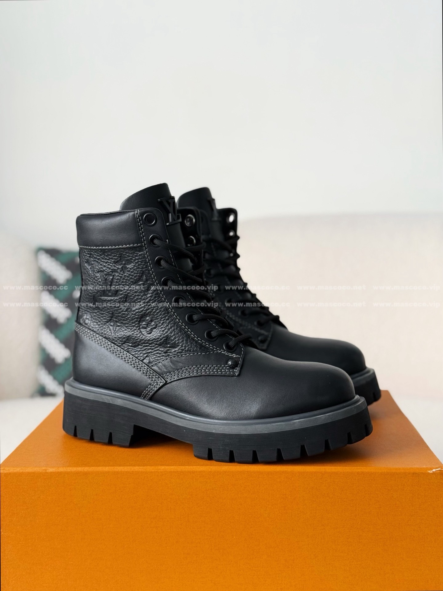 「#5027」LOUIS VUITTON RANGER LEATHER ANKLE BOOTS - Image 2