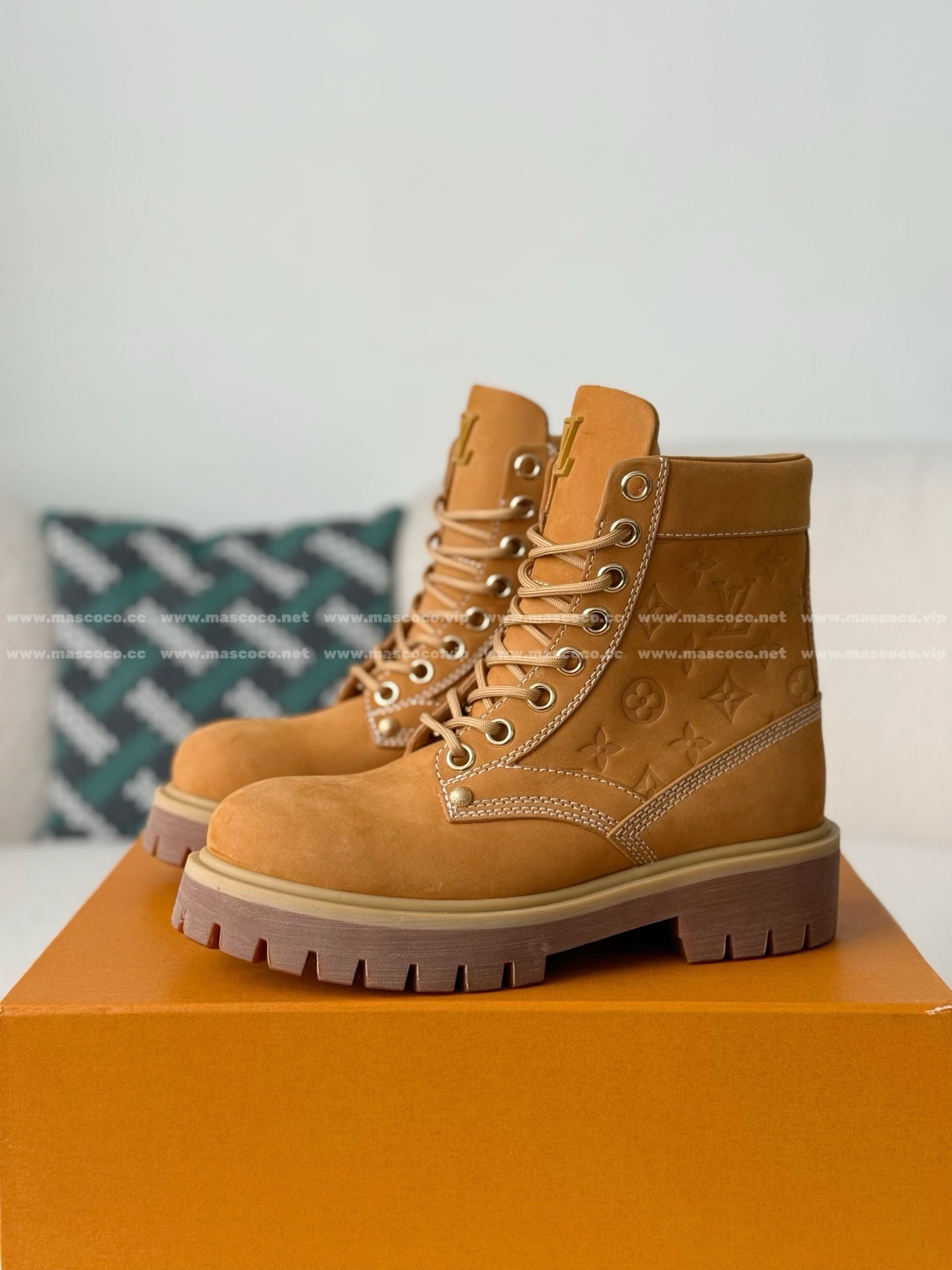 「#5029」LOUIS VUITTON RANGER LEATHER ANKLE BOOTS