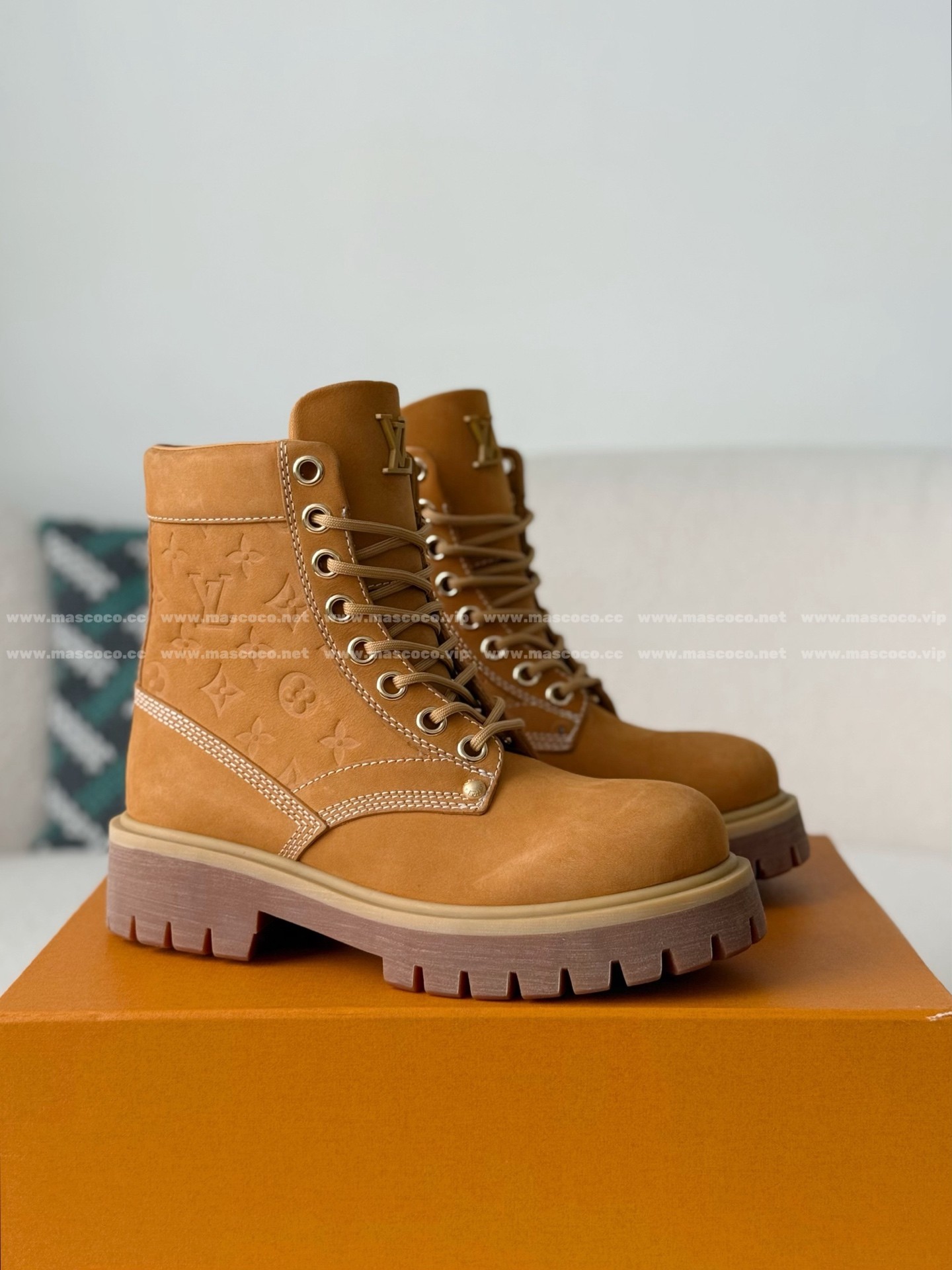 「#5029」LOUIS VUITTON RANGER LEATHER ANKLE BOOTS - Image 2