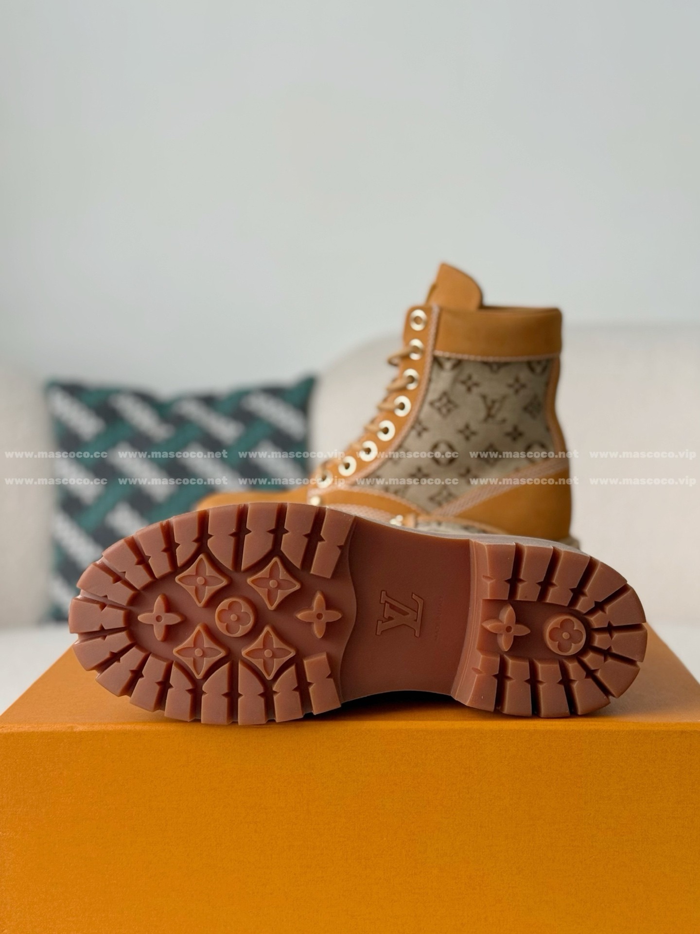 「#5030」LOUIS VUITTON RANGER LEATHER ANKLE BOOTS - Image 5