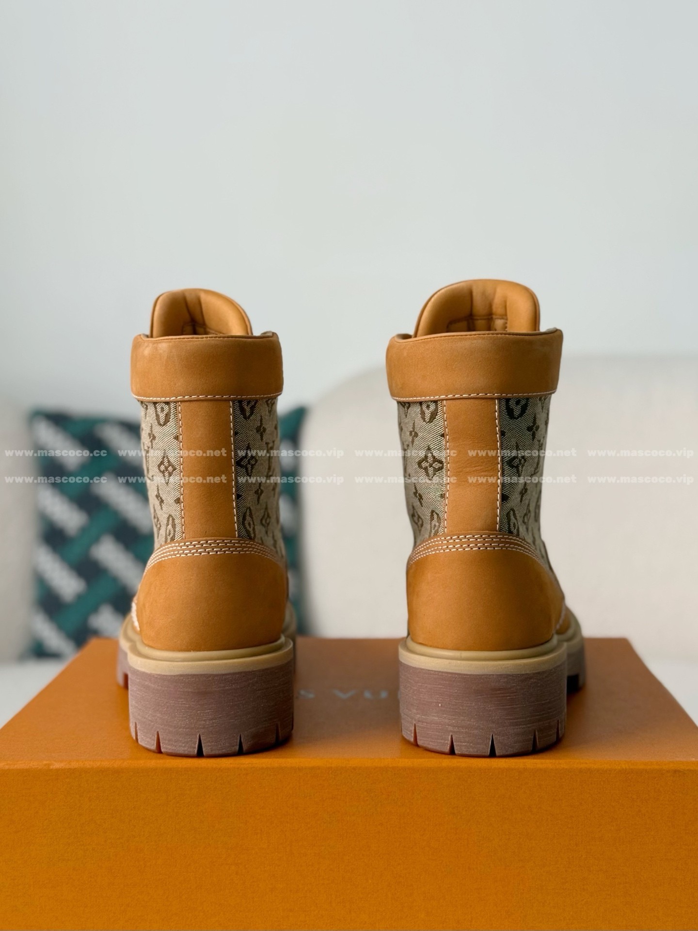 「#5030」LOUIS VUITTON RANGER LEATHER ANKLE BOOTS - Image 3